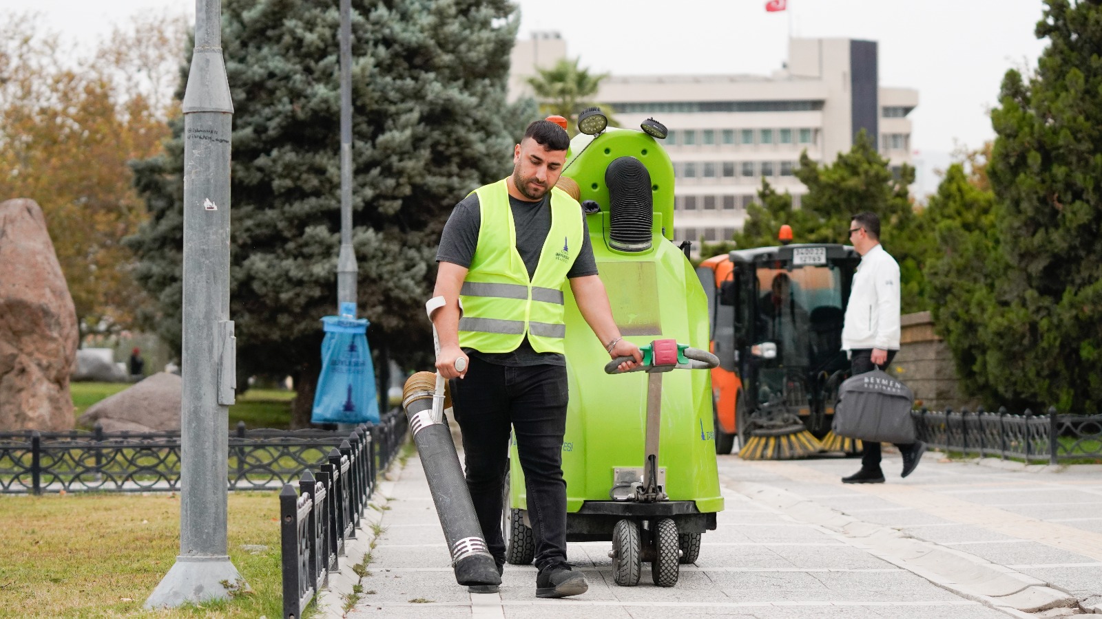 Sokaklardan günde 20 tona yakın atık toplanıyor