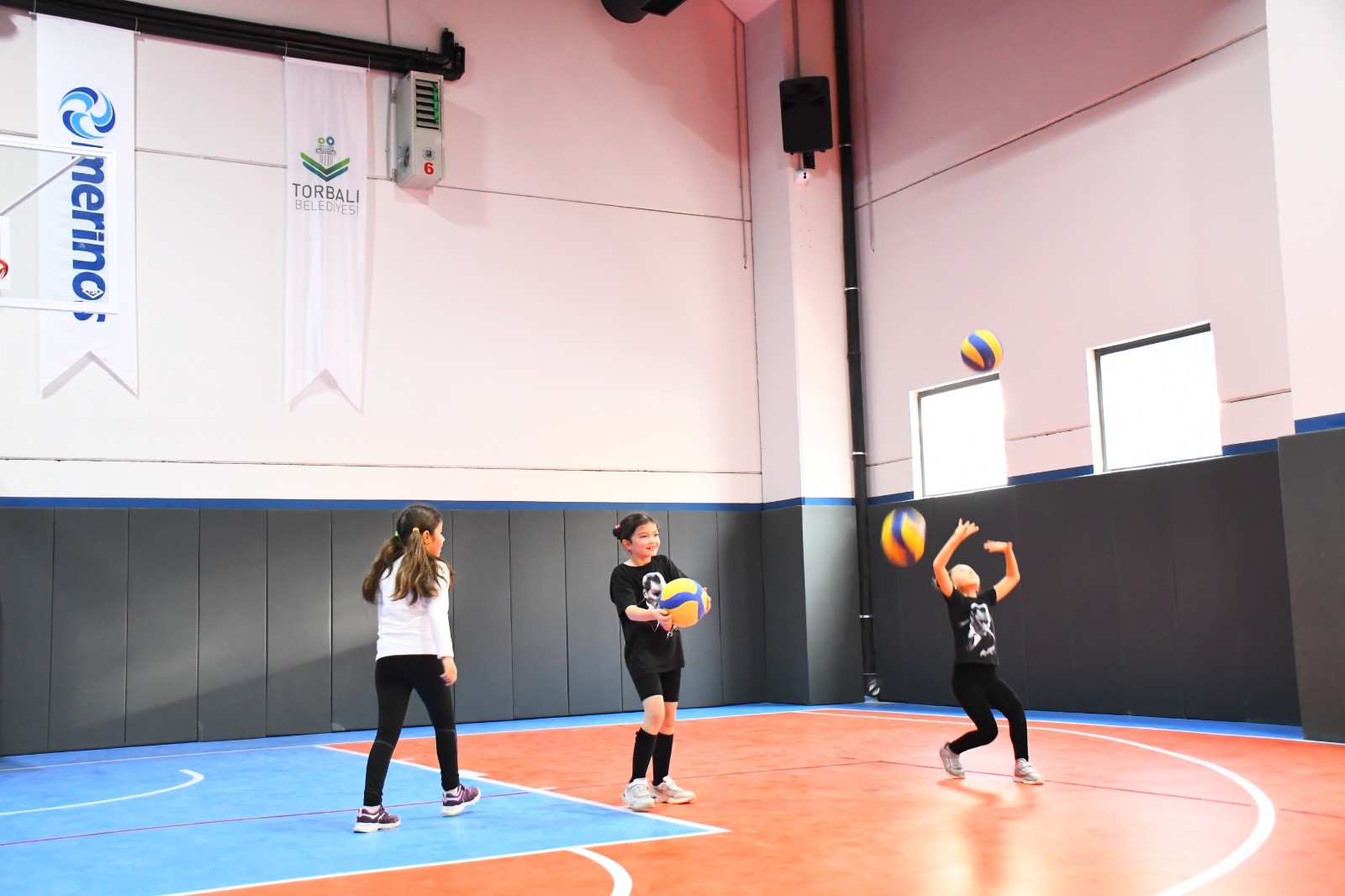 Torbalı’nın yeni salonuna genç sporculardan tam not