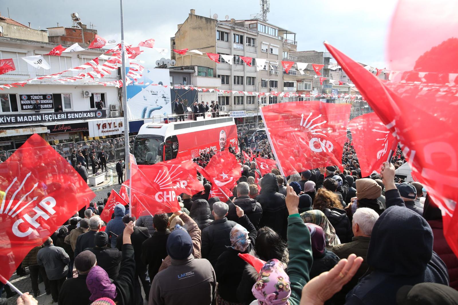 Özel'den bayram ikramiyesinin 3000 TL olmasına tepki