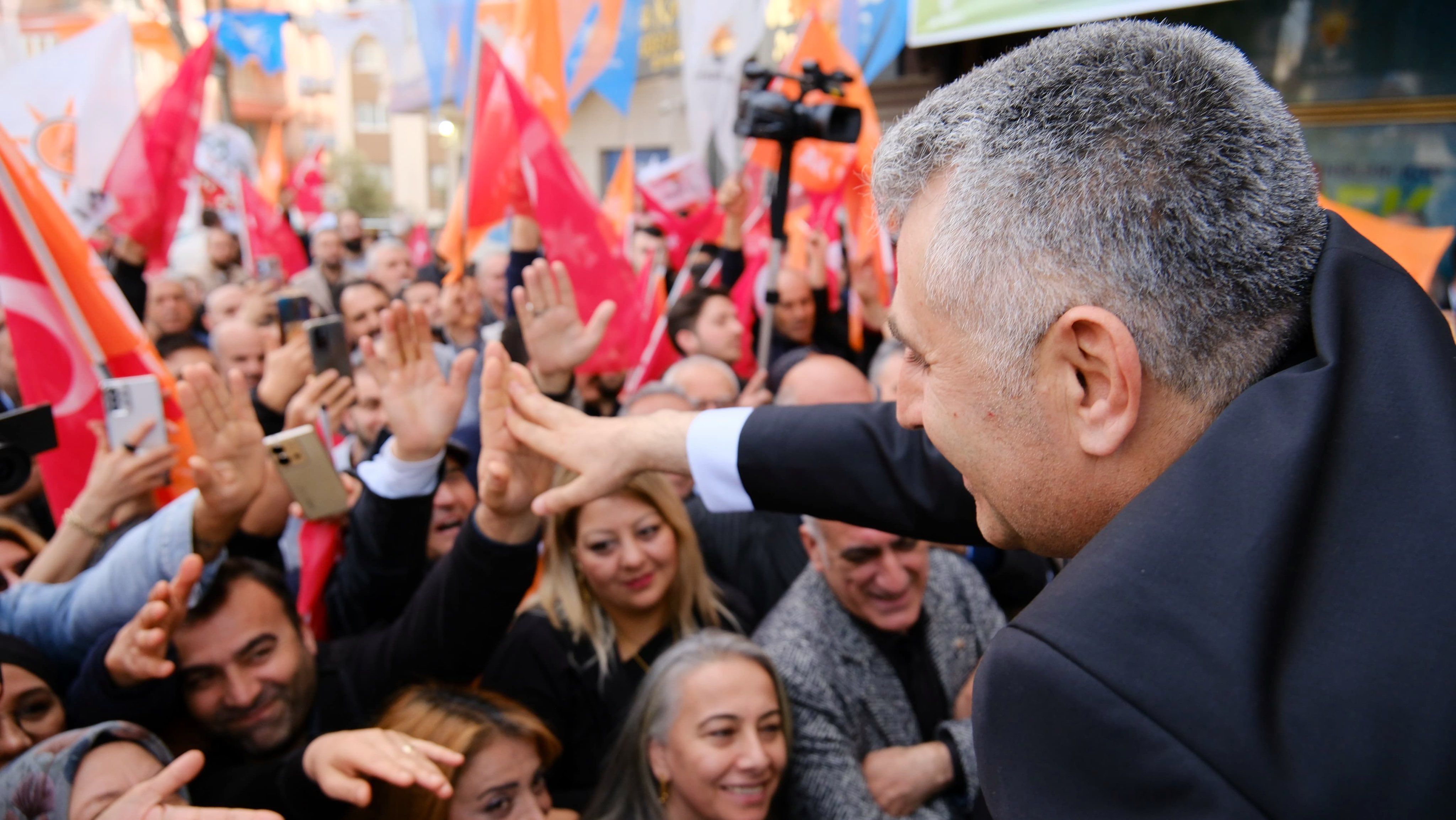 AK Parti Karabağlar Seçim Koordinasyon Merkezi açıldı!