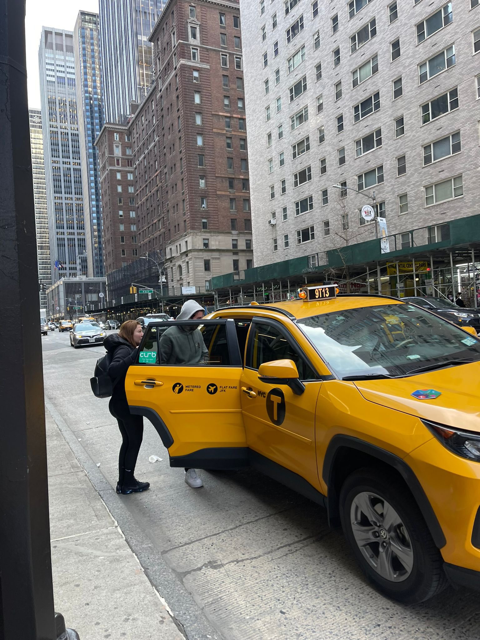 Eylem Tok ve oğlu New York'ta görüntülendi