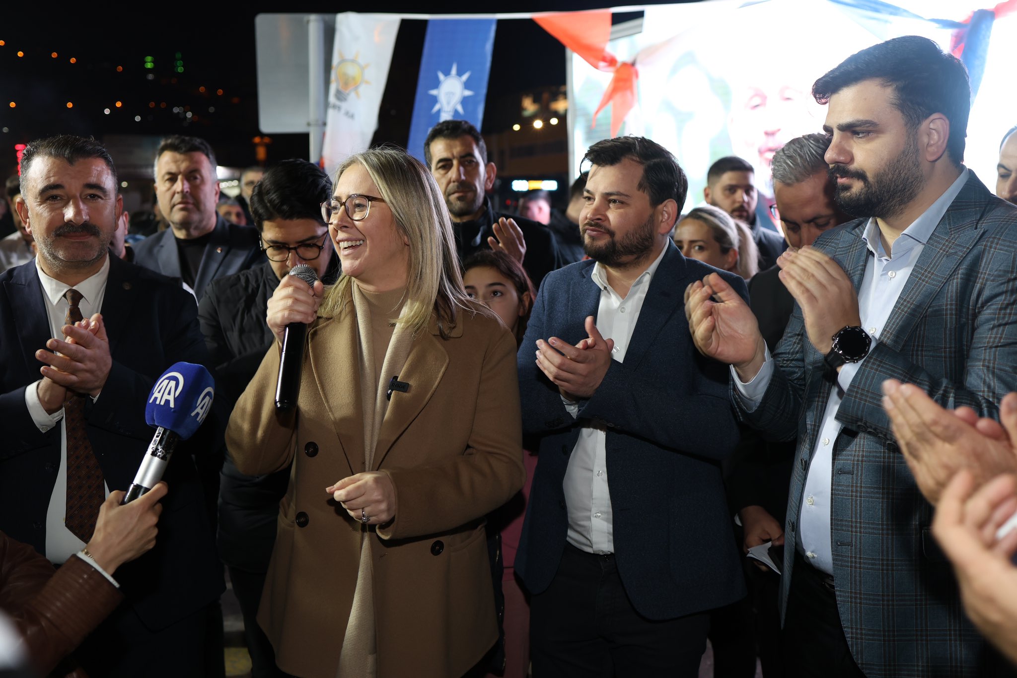 AK Parti Konak adayı Çankırı, Basmane iftar programında vatandaşlarla bir araya geldi