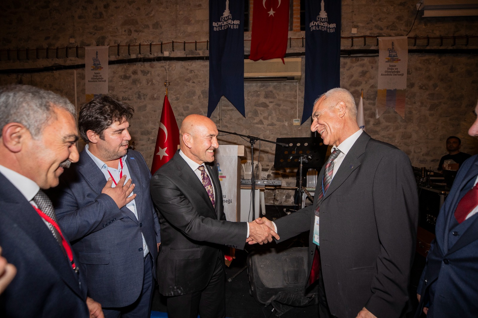 Başkan Soyer'e veda yemeği