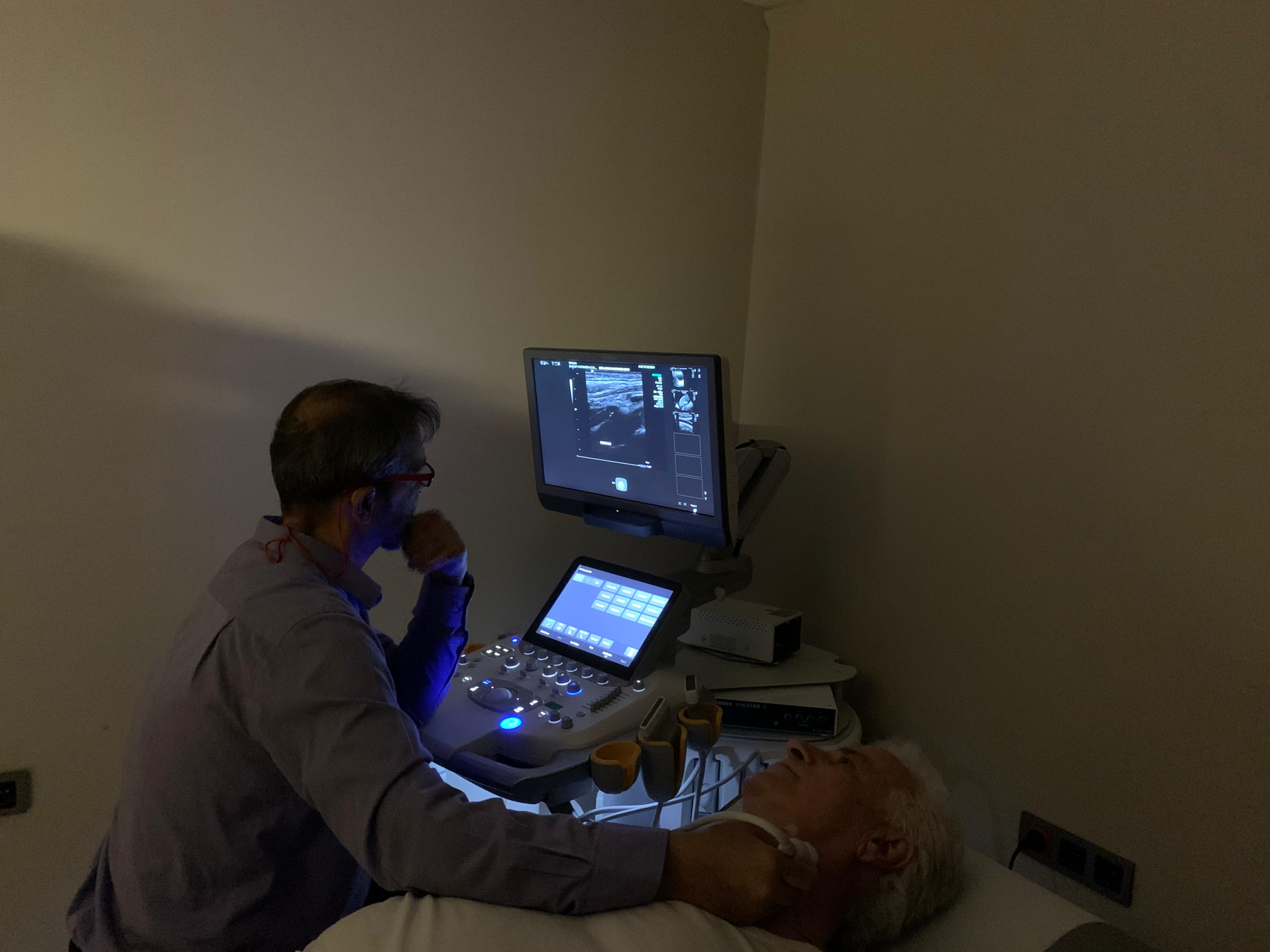 Salih Erkek'ten hastane çalışanlarına büyük övgü!