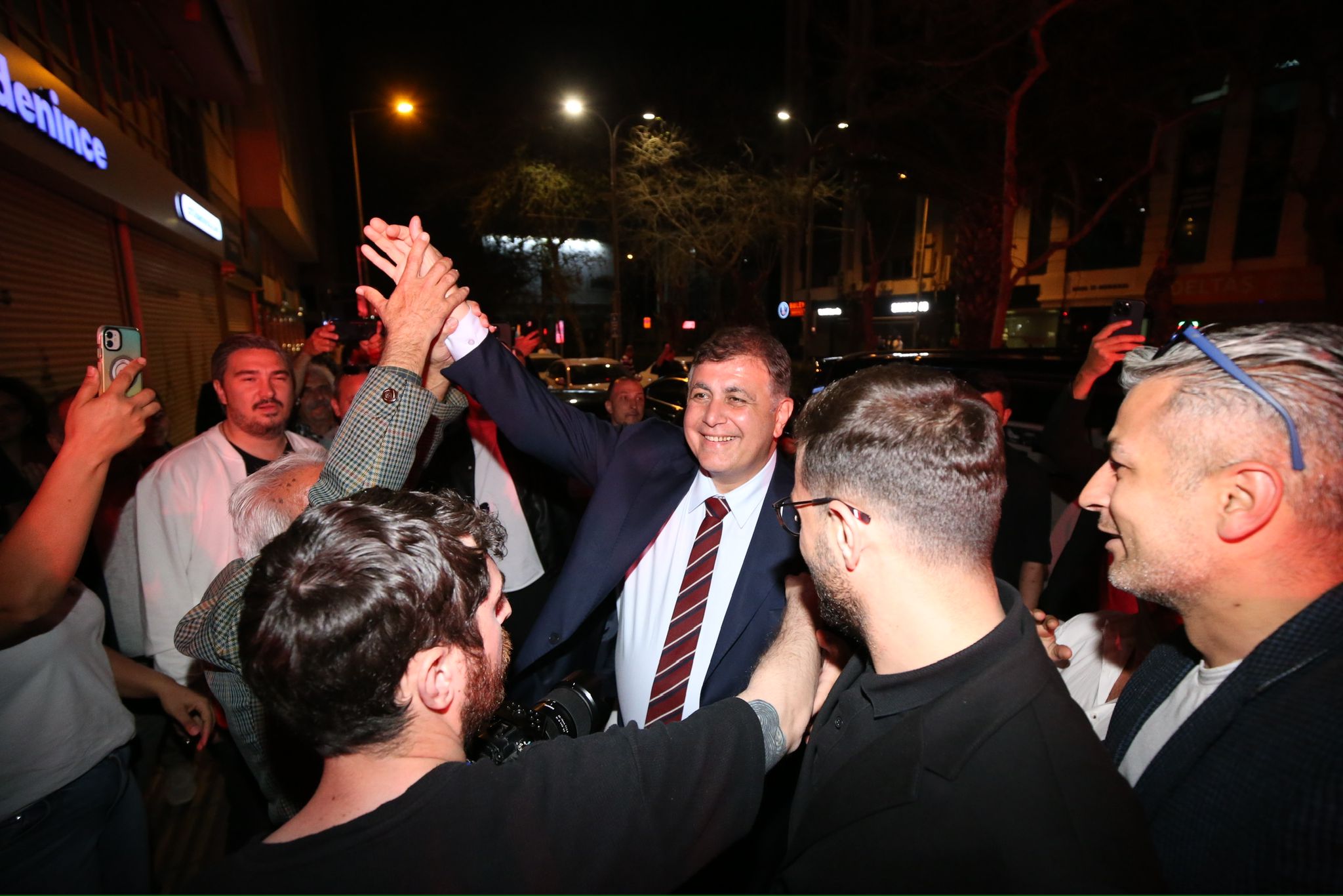 Cemil Tugay: CHP, Türkiye'nin kaderini değiştirecek bir başarı ortaya koydu