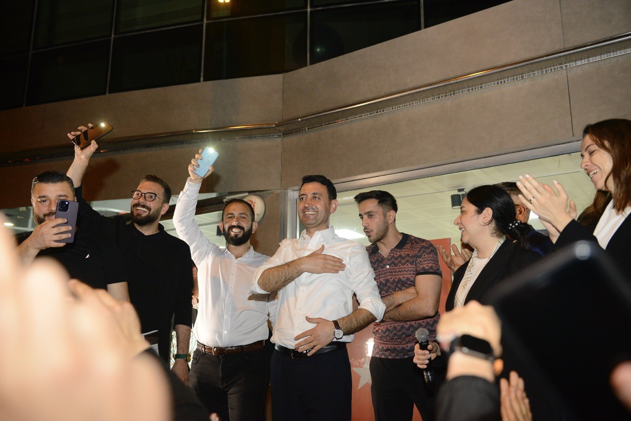Başkan İrfan Önal'dan ilk mesaj: "Kaybeden yok kazanan Bayraklı"