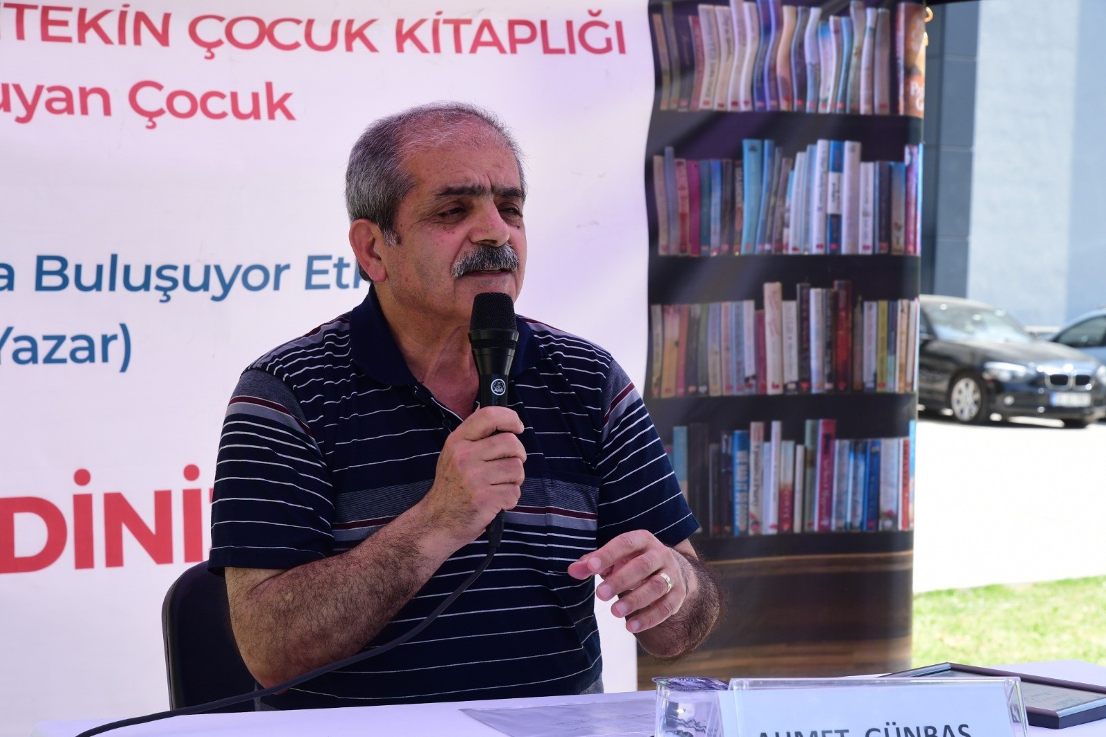 Başkan Kınay çocuklardan söz aldı: Okumaktan ve yazmaktan vazgeçmeyin