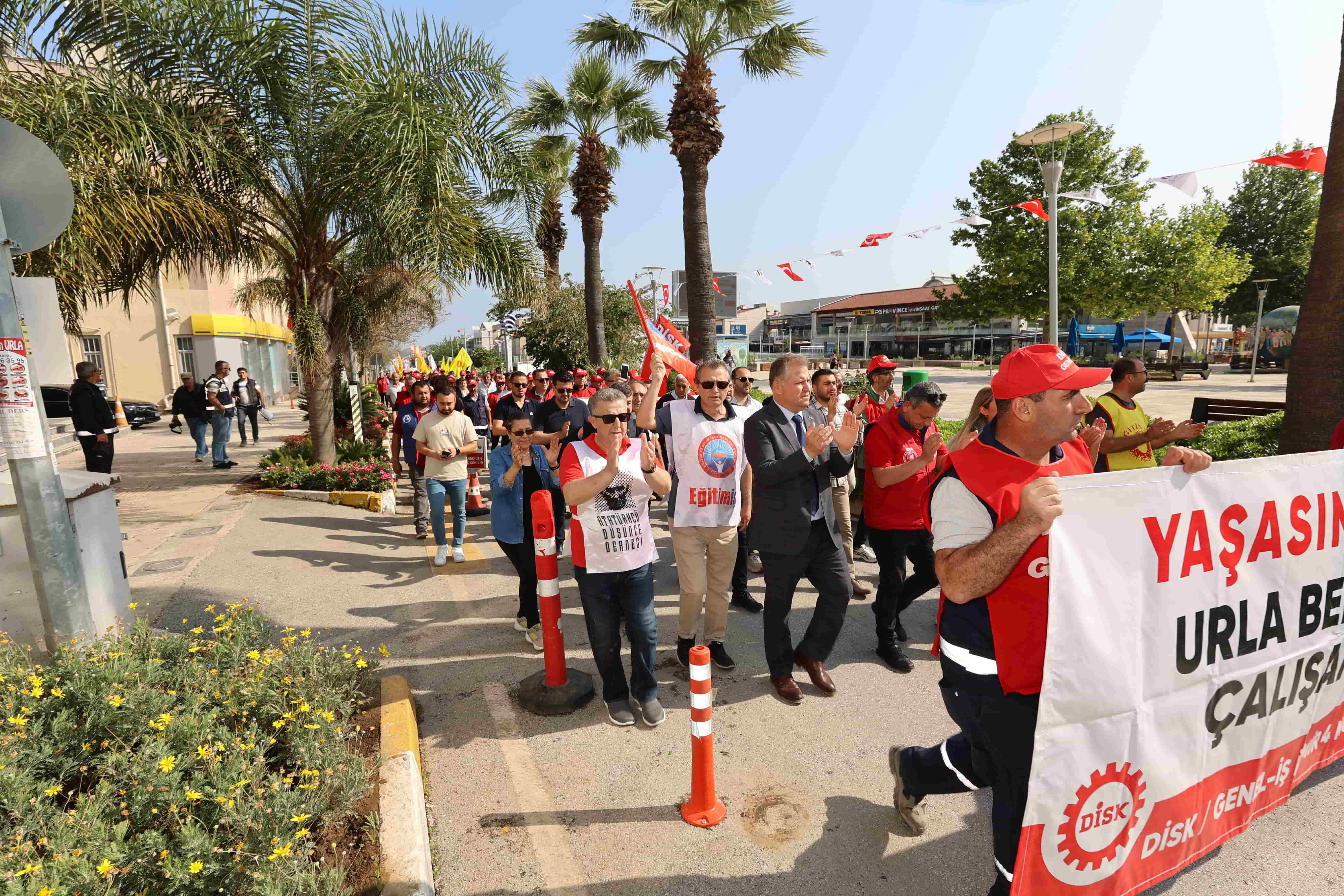 Urla'da 4 yıl sonra coşkulu 1 Mayıs kutlaması