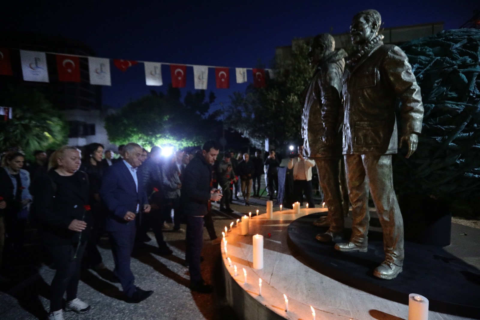 Üç fidan Bayraklı’da anıldı