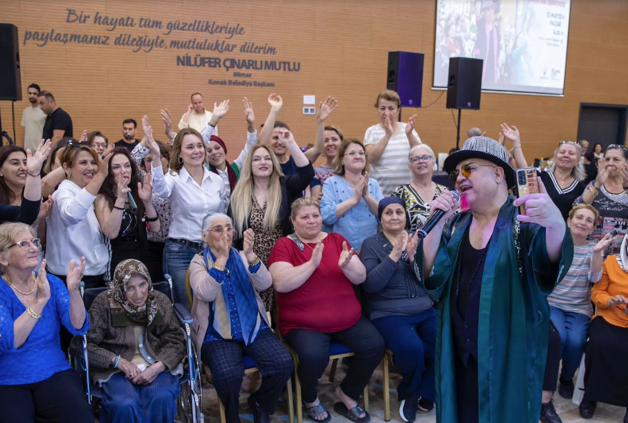 Başkan Mutlu: 'Bir canlıya annelik yapmış herkesin günü kutlu olsun'