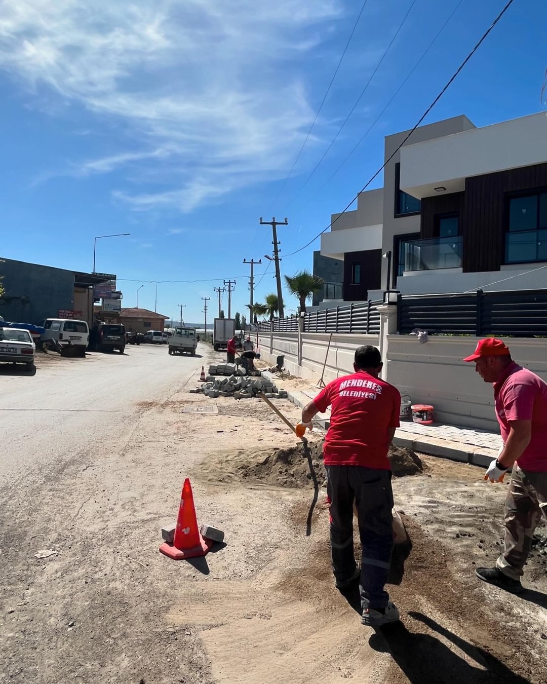 Başkan Çiçek: Menderes’te Bozuk Yol Kalmayacak