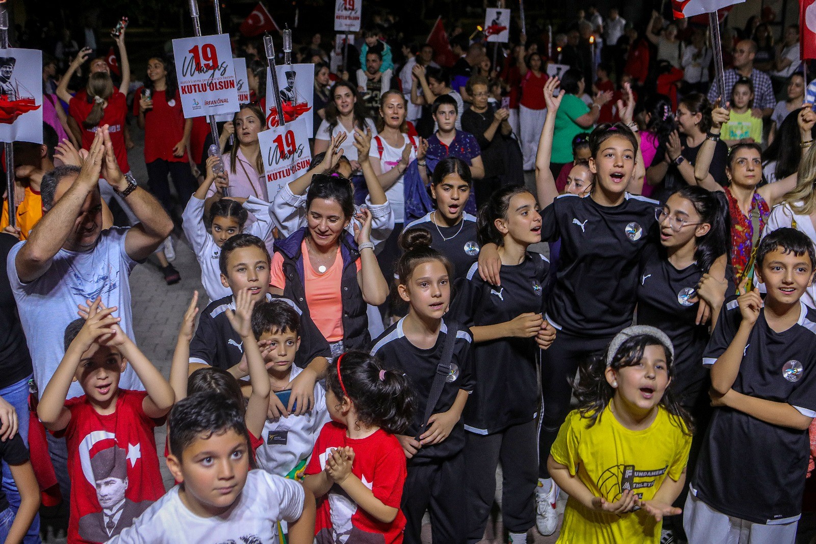 Bayraklı’da 19 Mayıs coşkusu yaşandı!