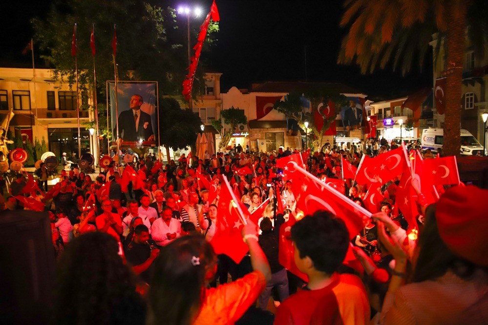 Çeşme’de 19 Mayıs’ta muhteşem kutlama