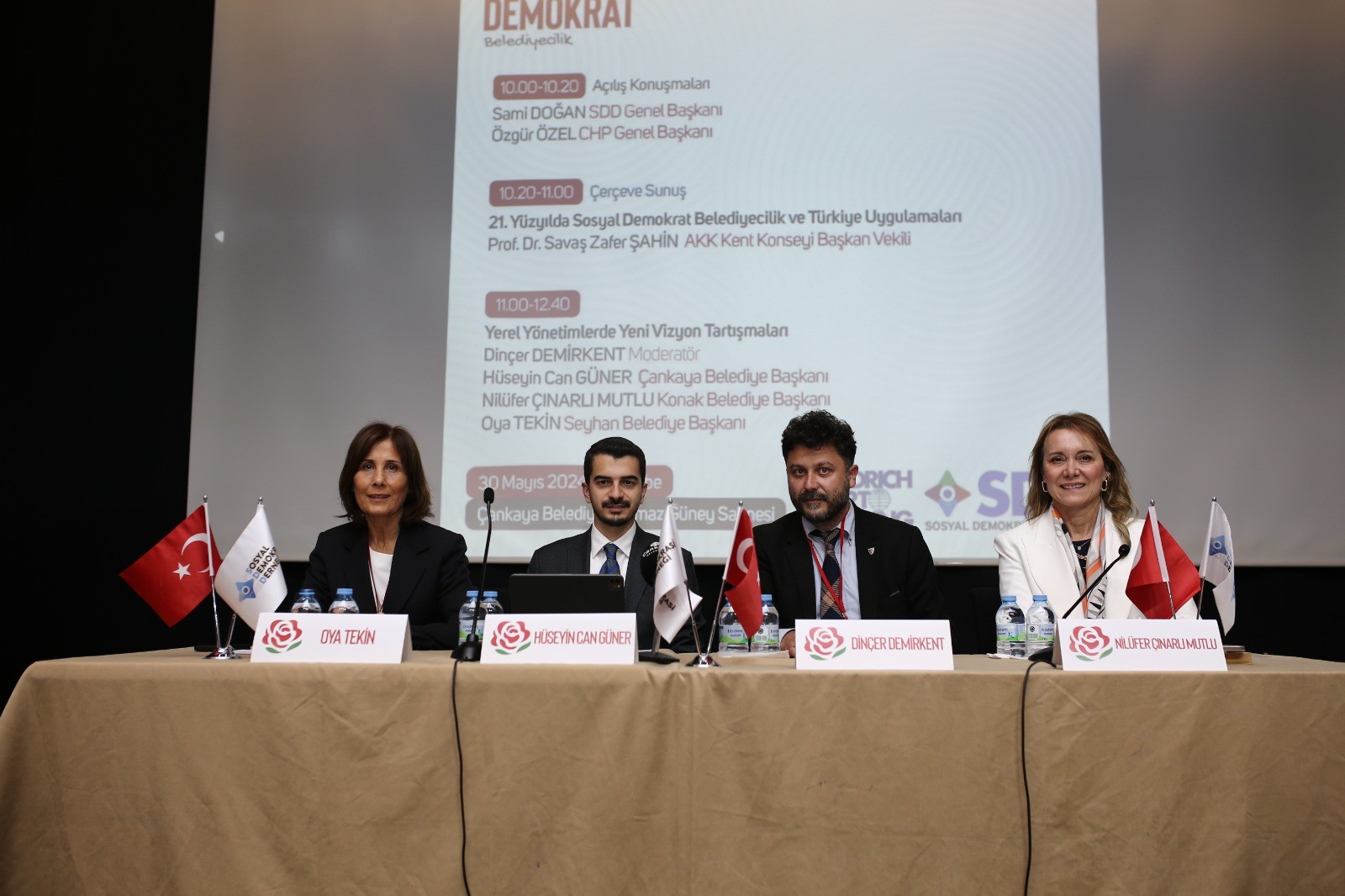 Başkan Mutlu Sosyal Demokrasi Derneği'nin panelinde konuştu "Kimse kendini öteki hissetmesin istiyoruz"