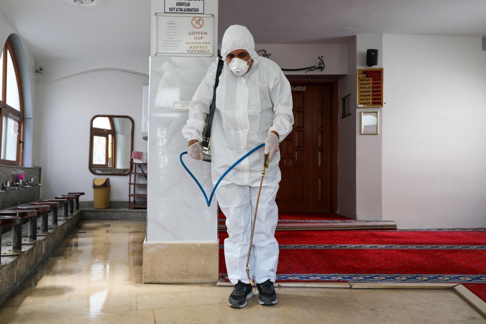 Karşıyaka Belediyesi ekiplerinden bayram mesaisi