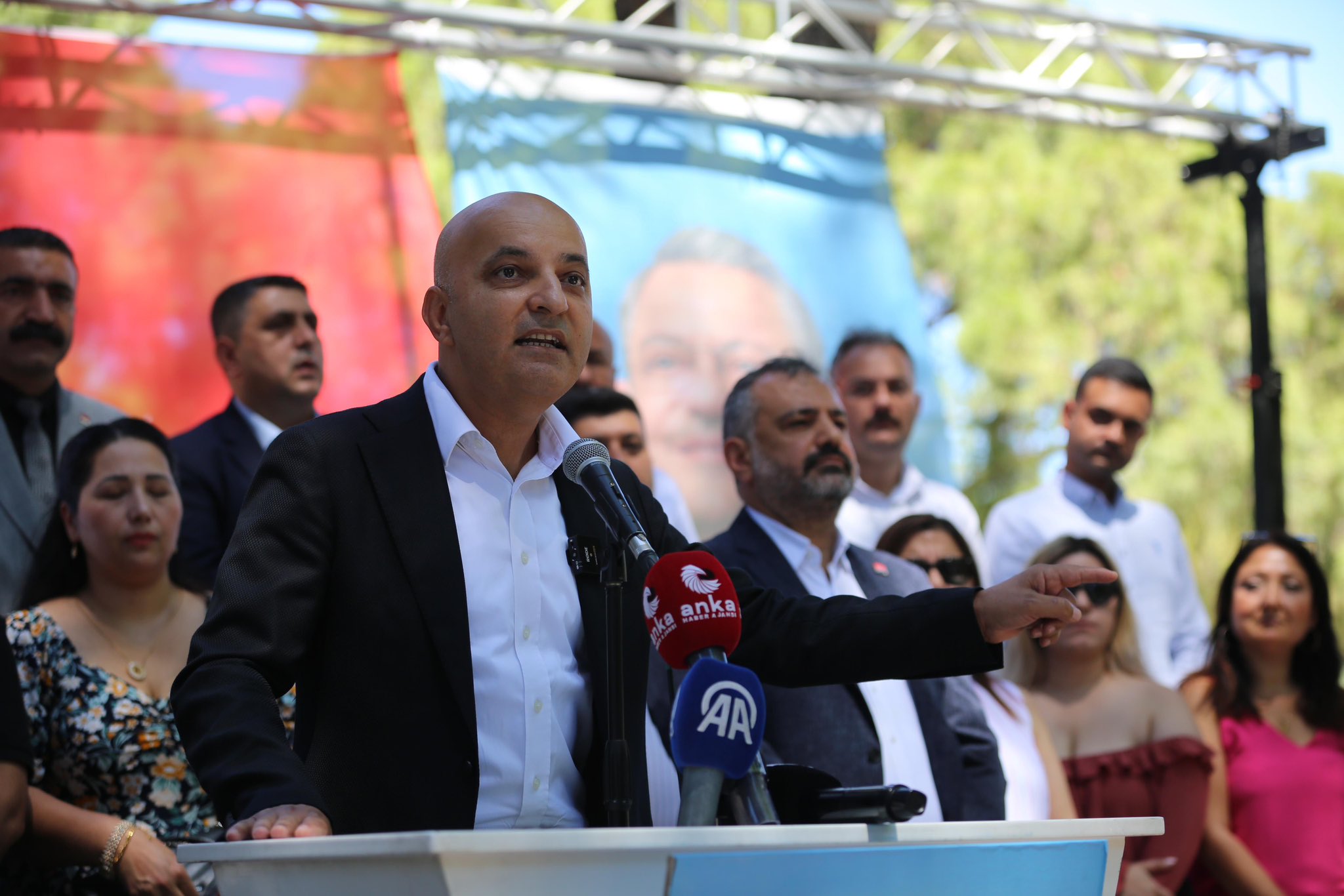 CHP İzmir İl Örgütü bayramlaştı; MHP'ye hodri meydan!