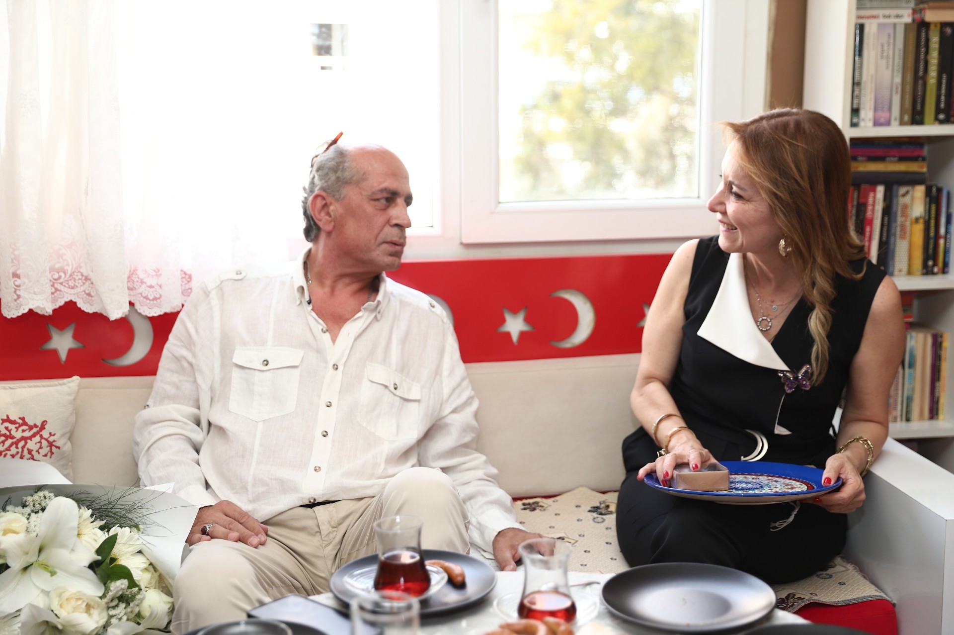 Başkan Mutlu’dan kızı öldürülen acılı babaya anlamlı ziyaret