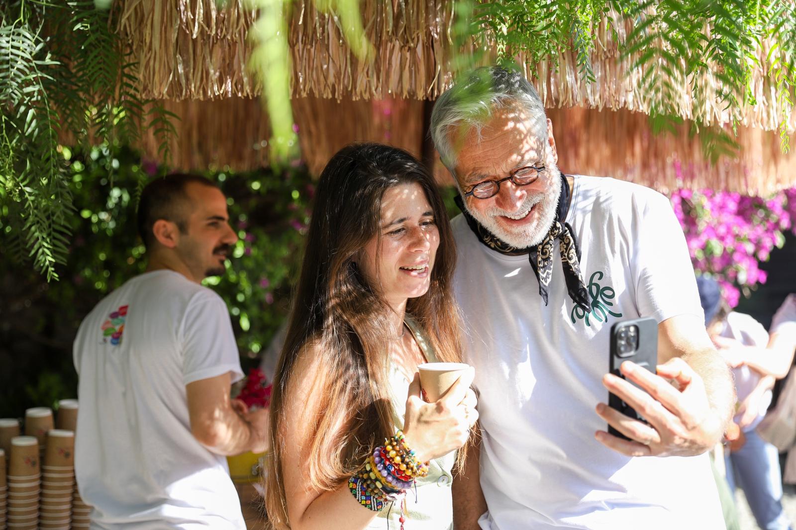 ALAÇATI’DA ÇEVRE TEMİZLİĞİ ETKİNLİĞİ SÜRÜYOR