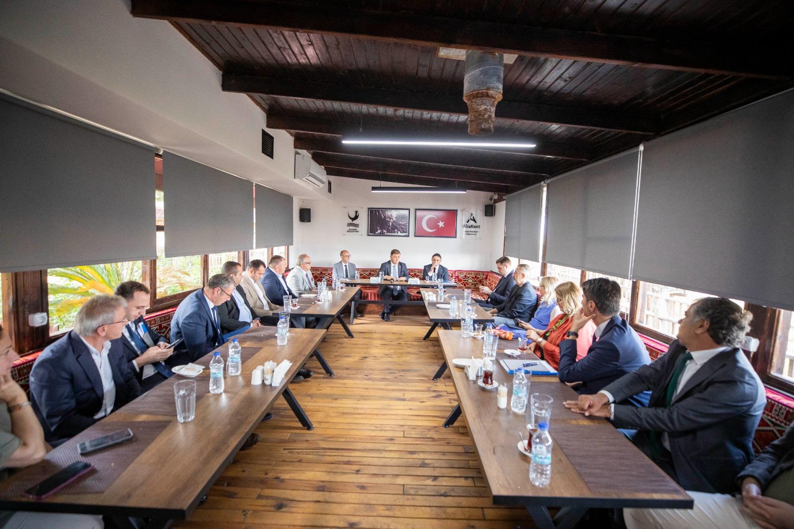 Başkan Tugay Aliağa’da koordinasyon toplantısı yaptı