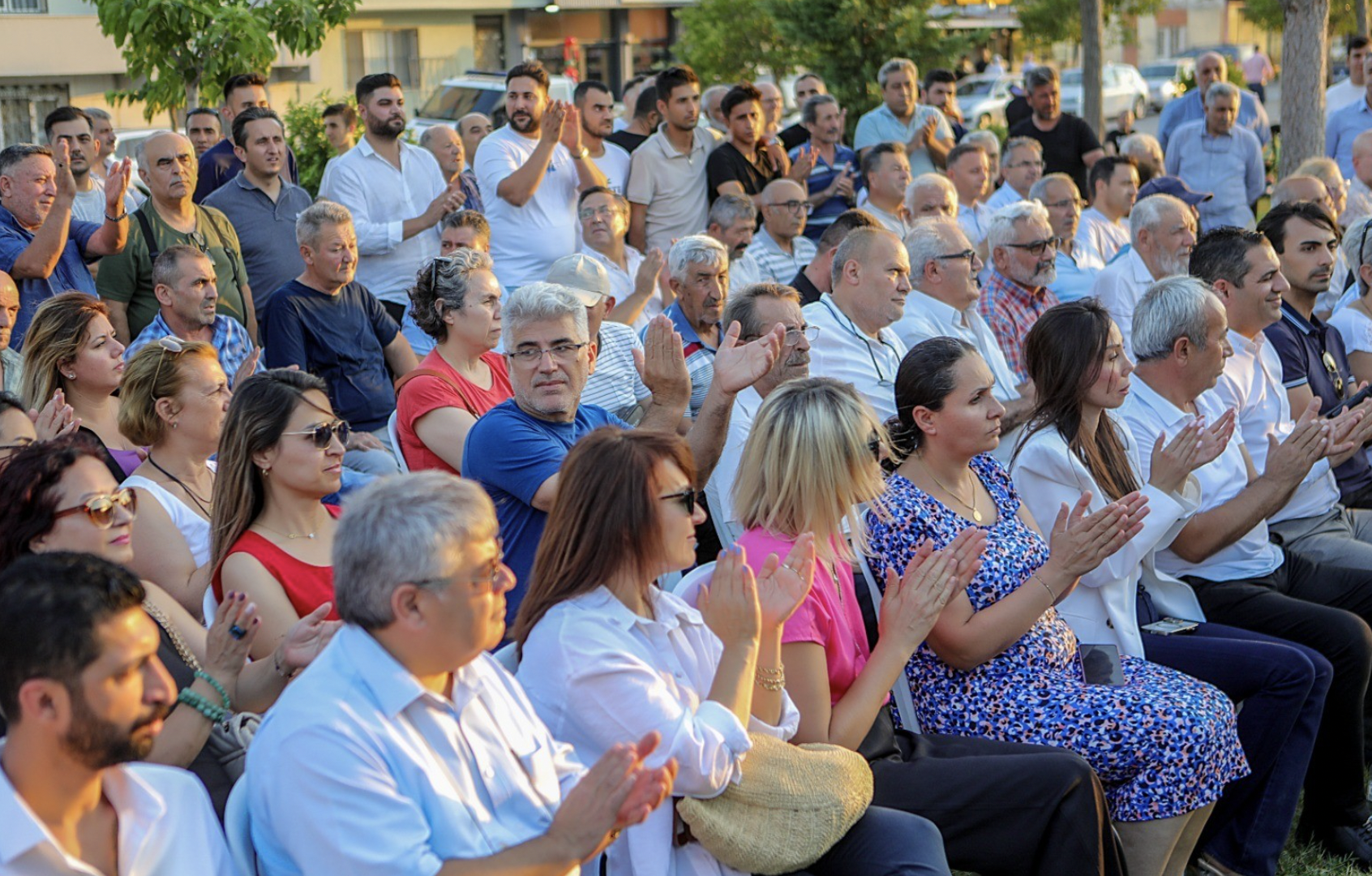 Bayraklı’da kentsel dönüşüm ofisleri açıldı