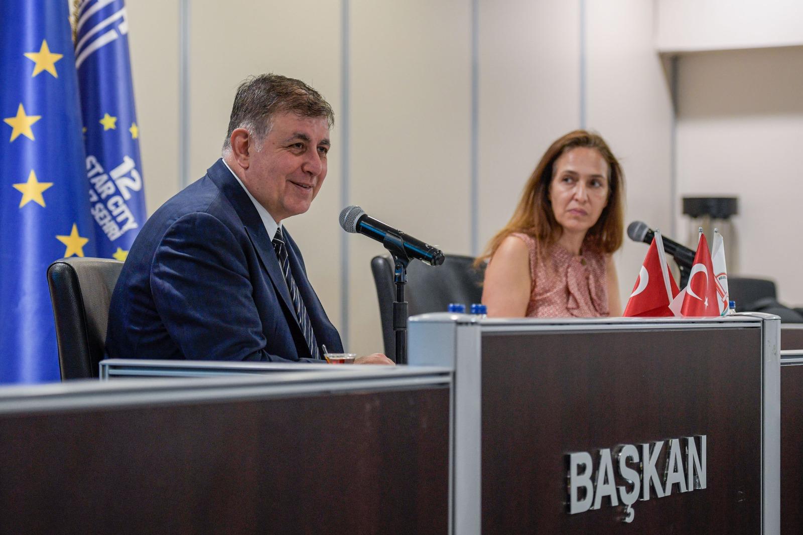 Tugay: Karşıyaka İskelesi'nin yenilenmesi gündemimizde