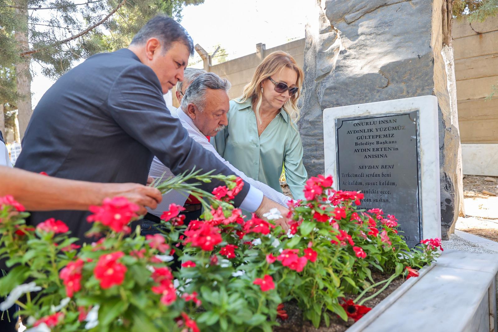 Efsane Başkan Aydın Erten mezarı başında anıldı