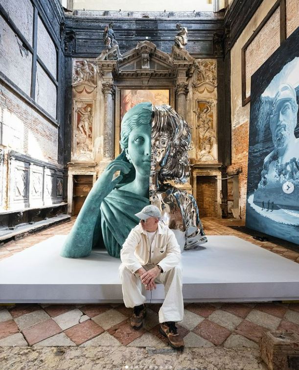 Facebook'un kurucusu Mark Zuckerberg, eşi Priscilla Chan'a olan sevgisini göstermek için Roma geleneğine uygun heykel yaptırdı