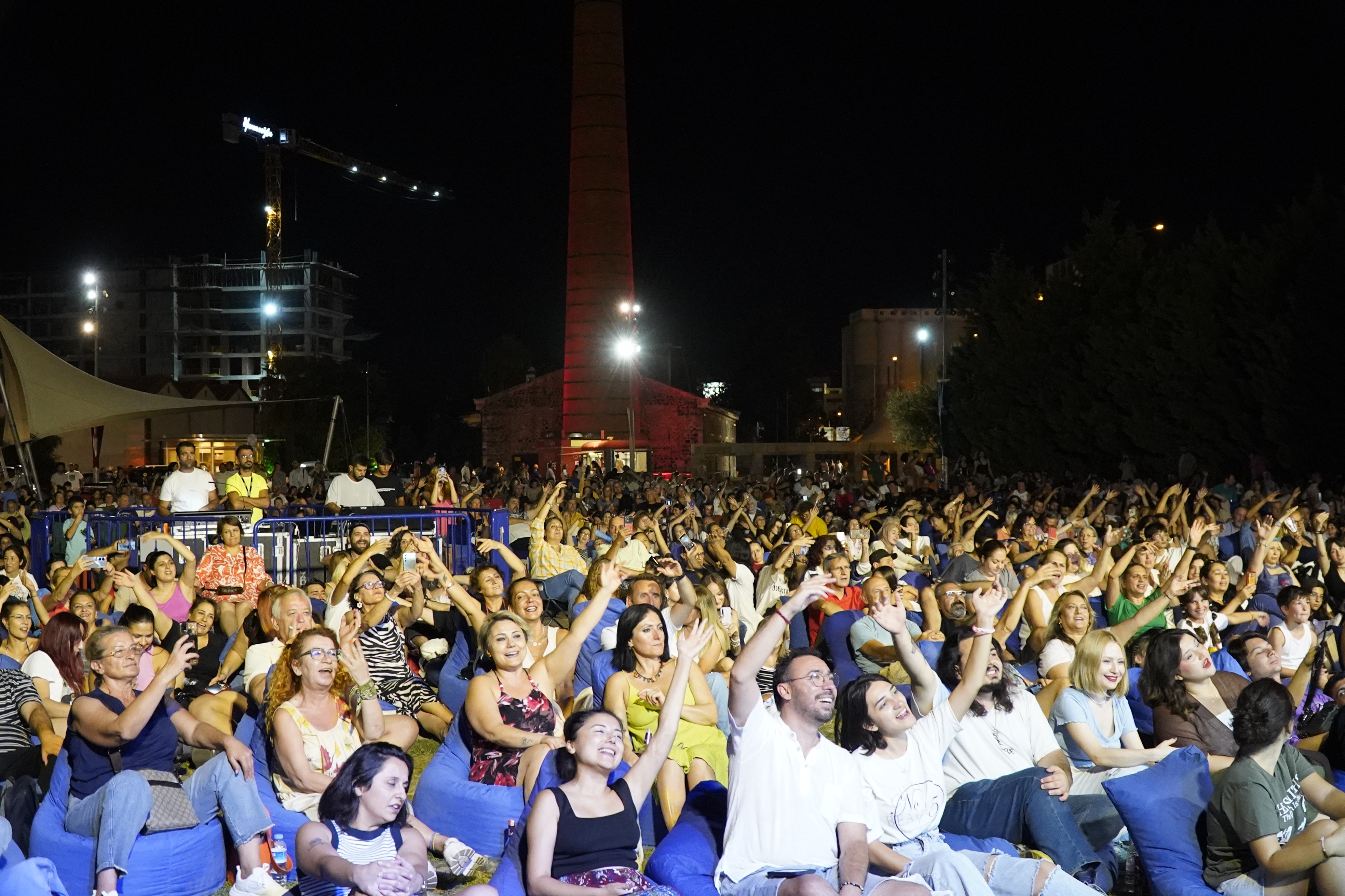 Retrobüs, Çim Konserleri’nde eğlenceyi doruğa çıkardı
