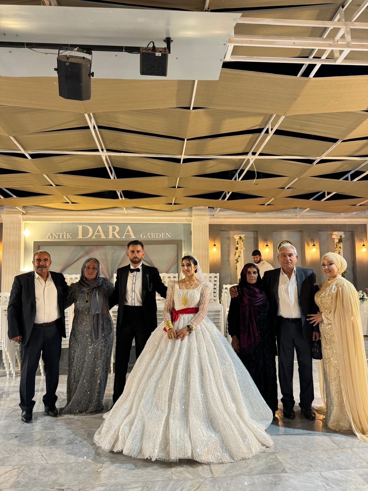 Ecevit ve Solmaz ailelerinin mutlu günü: Dilber ve Murat dünyaevine girdi