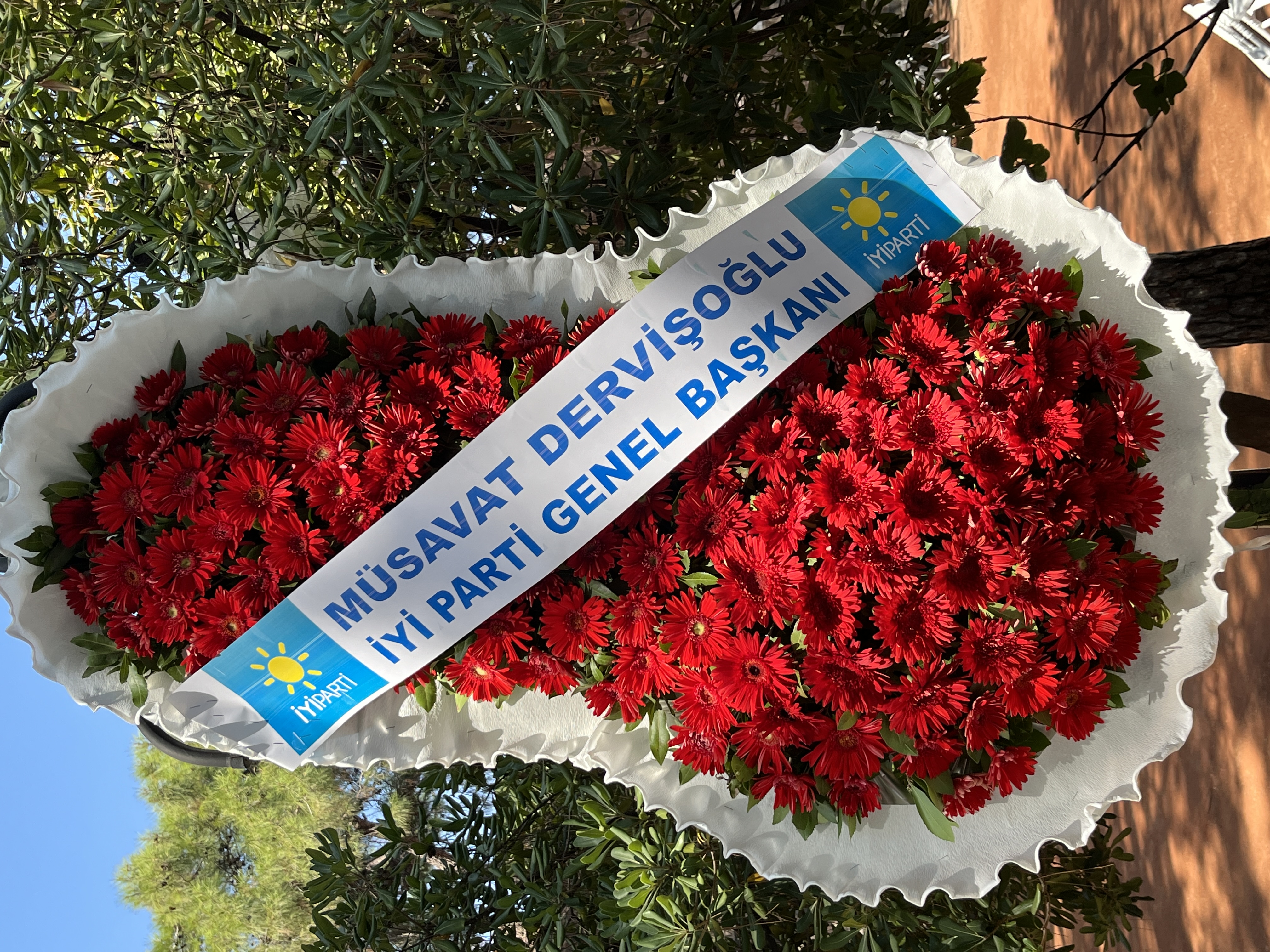 Kadifekale Yaşatma ve Kalkındırma Derneği Genel Kurul toplantısı gerçekleşti: Salih Erkek güven tazeledi