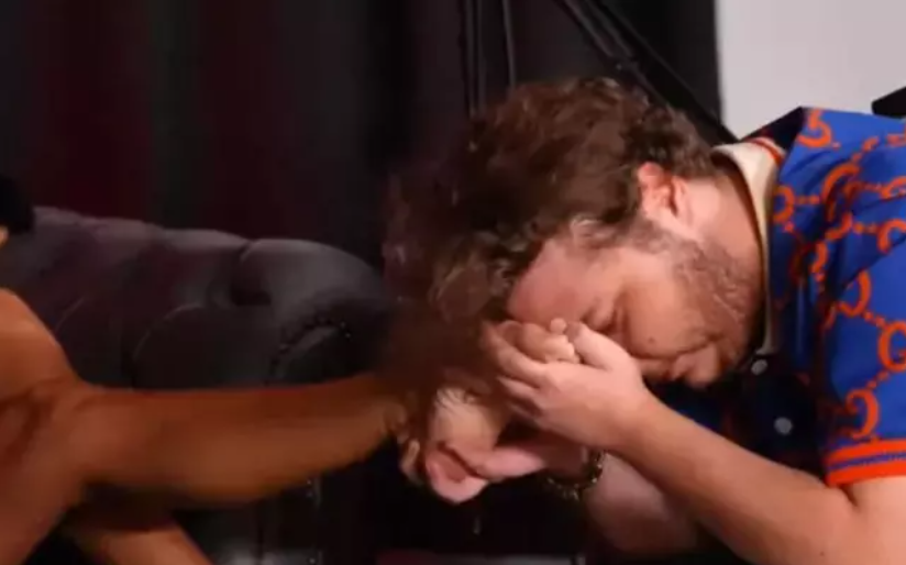 'Bu neyin kafası' dedirttiler! Didem Soydan'ın önce ayaklarını öptü sonra ayakkabısından içki içti