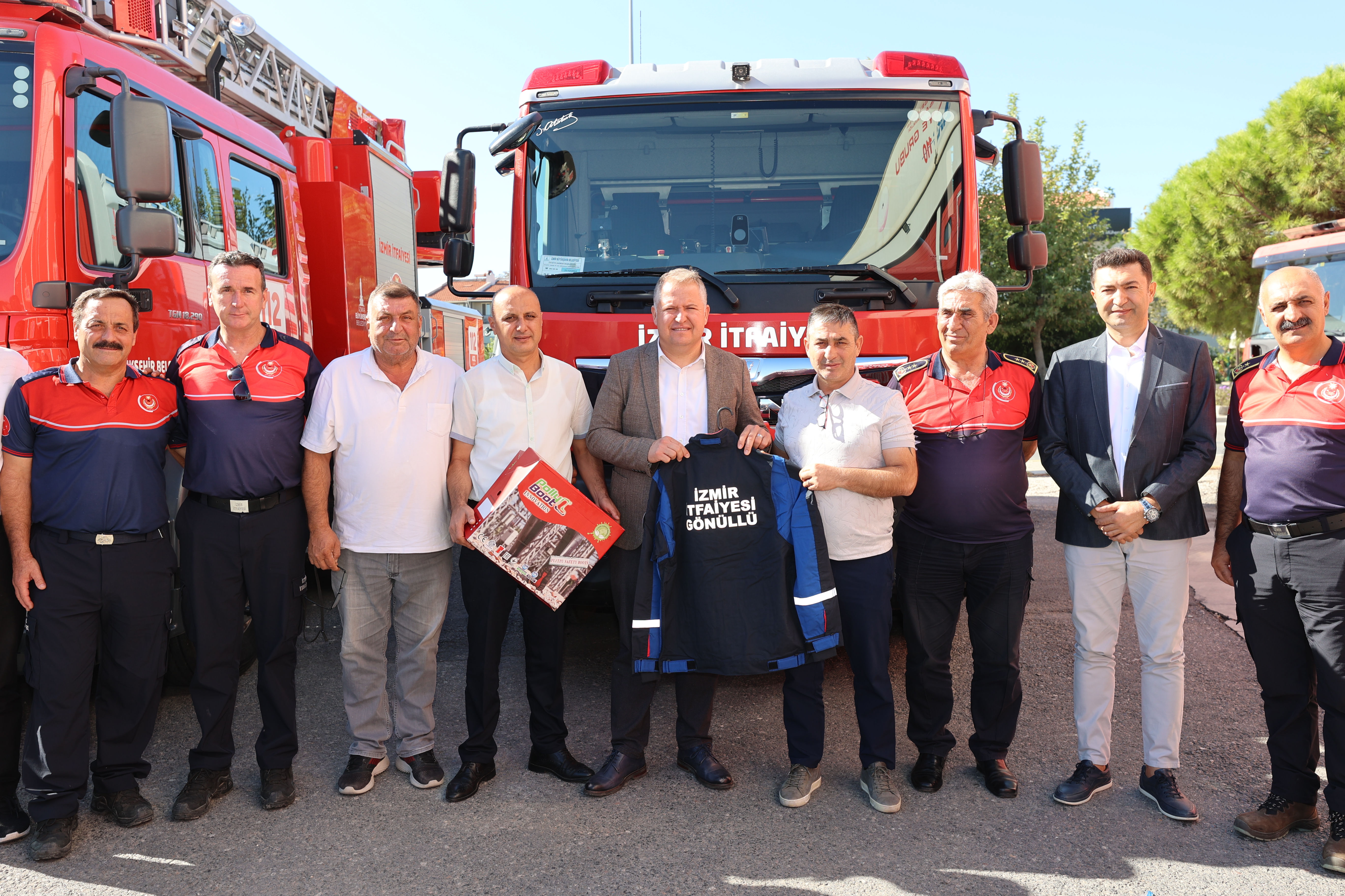 Urla Belediye Başkanı Selçuk Balkan, İtfaiyecilerle Kahvaltıda Buluştu