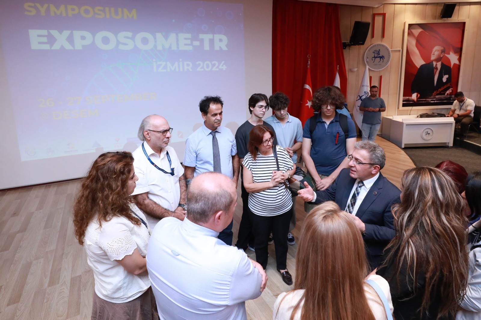 DEÜ'DE EXPOSOME-TR SEMPOZYUMU: ÇEVRESEL KİRLETİCİLER MASAYA YATIRILDI