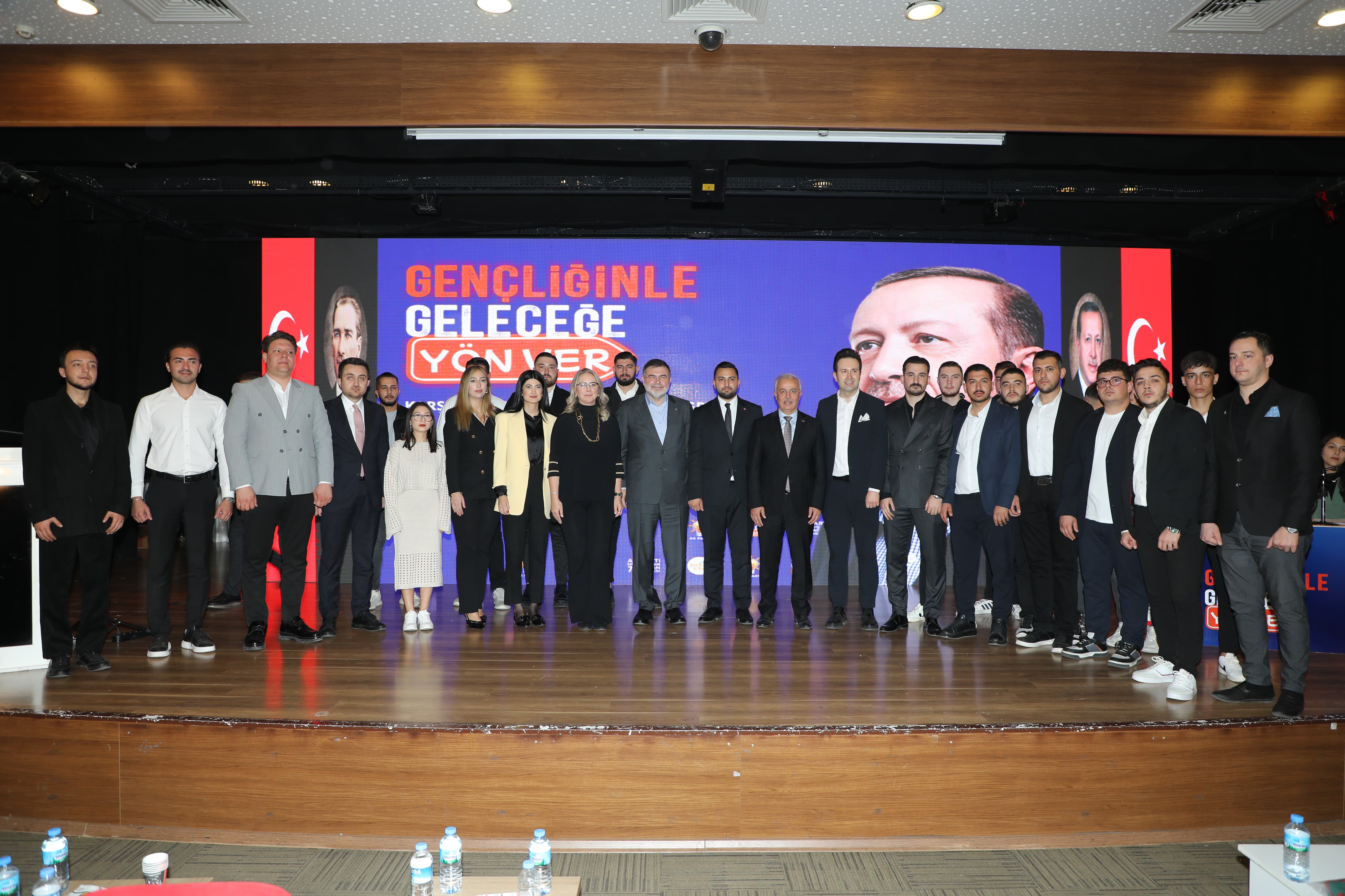 AK Parti İzmir Gençlik Kolları’nda kongre süreci Karşıyaka ile başladı