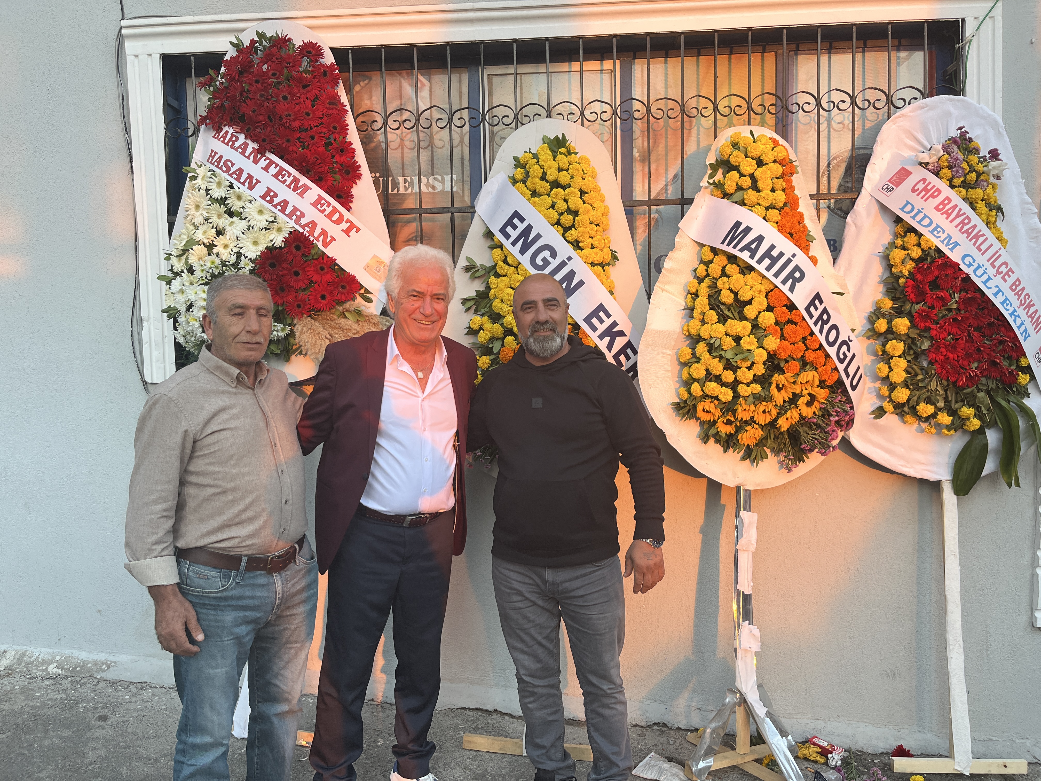 Bayraklı'ya gönül verenlerin bir araya geldiği İZBAYDER görkemli törenle açıldı