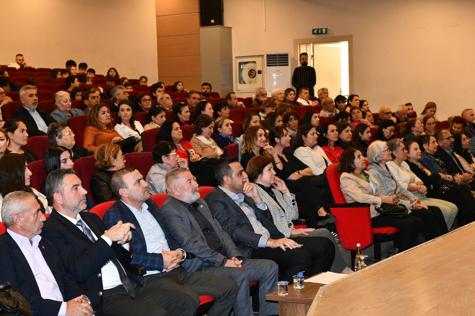 Çiğli’de “Önce İnsan ve Bir Dahi Atatürk" Belgesel Gösterimine Büyük İlgi