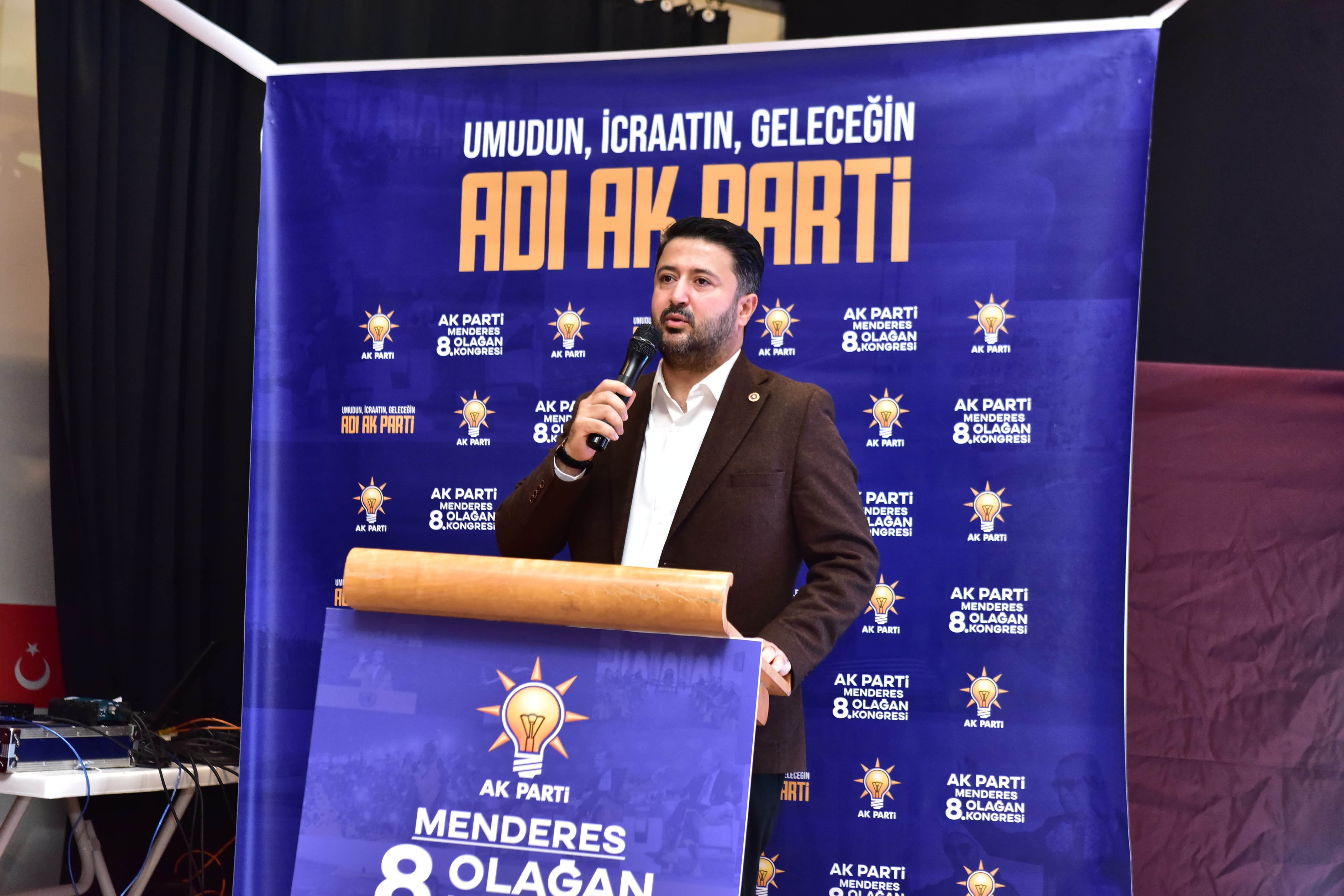 AK Parti Menderes Kongresi'nde, AK Parti İzmir'den art arda salvolar!