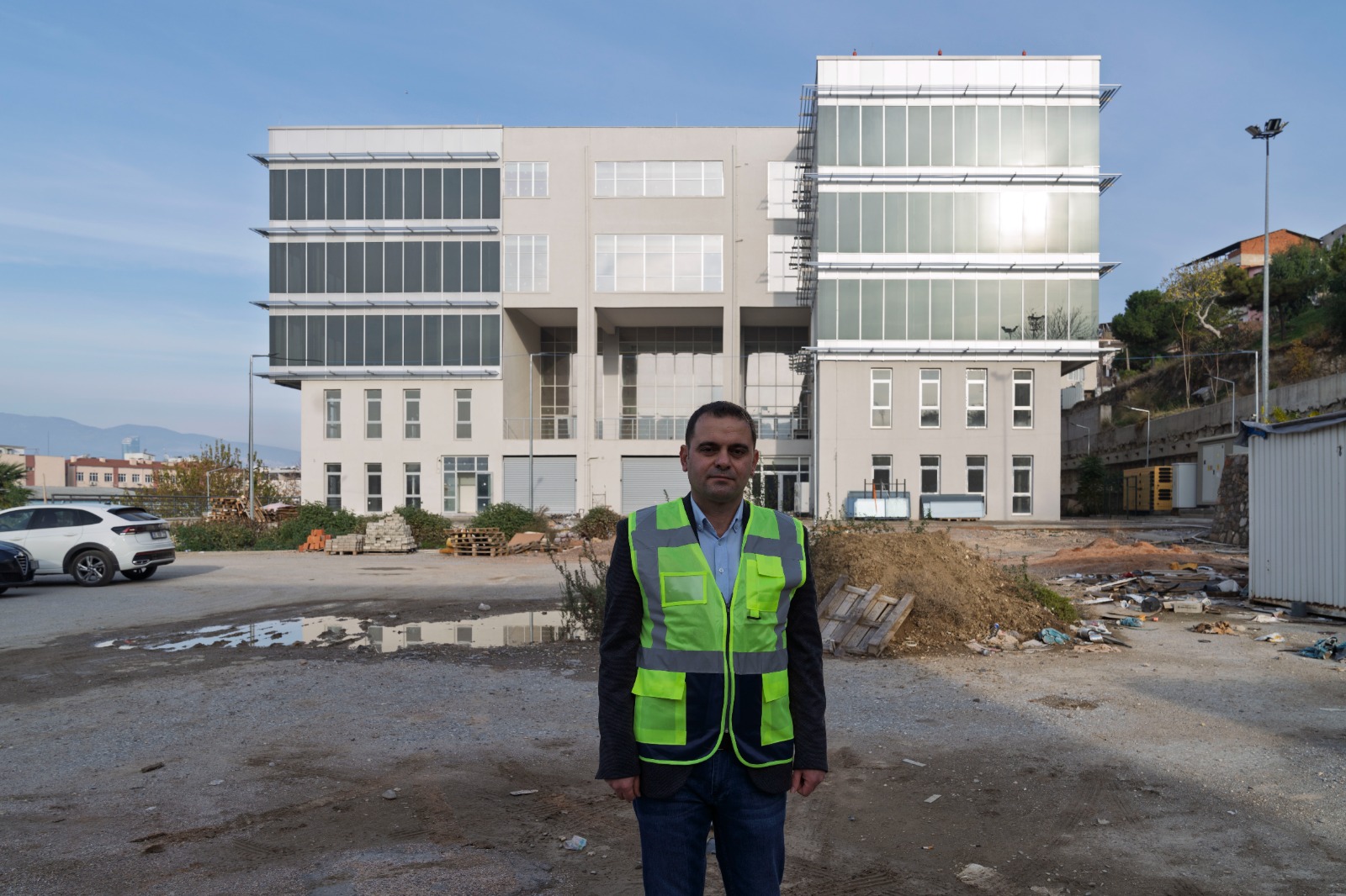 İzmir Büyükşehir Belediyesi'nin ek hizmet binası yakında hizmete girecek