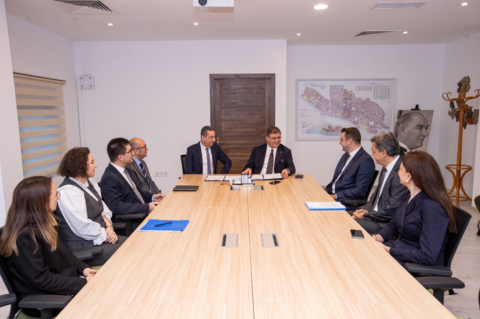 İmzalar tamam, İzmir'in tramvay filosu büyüyor