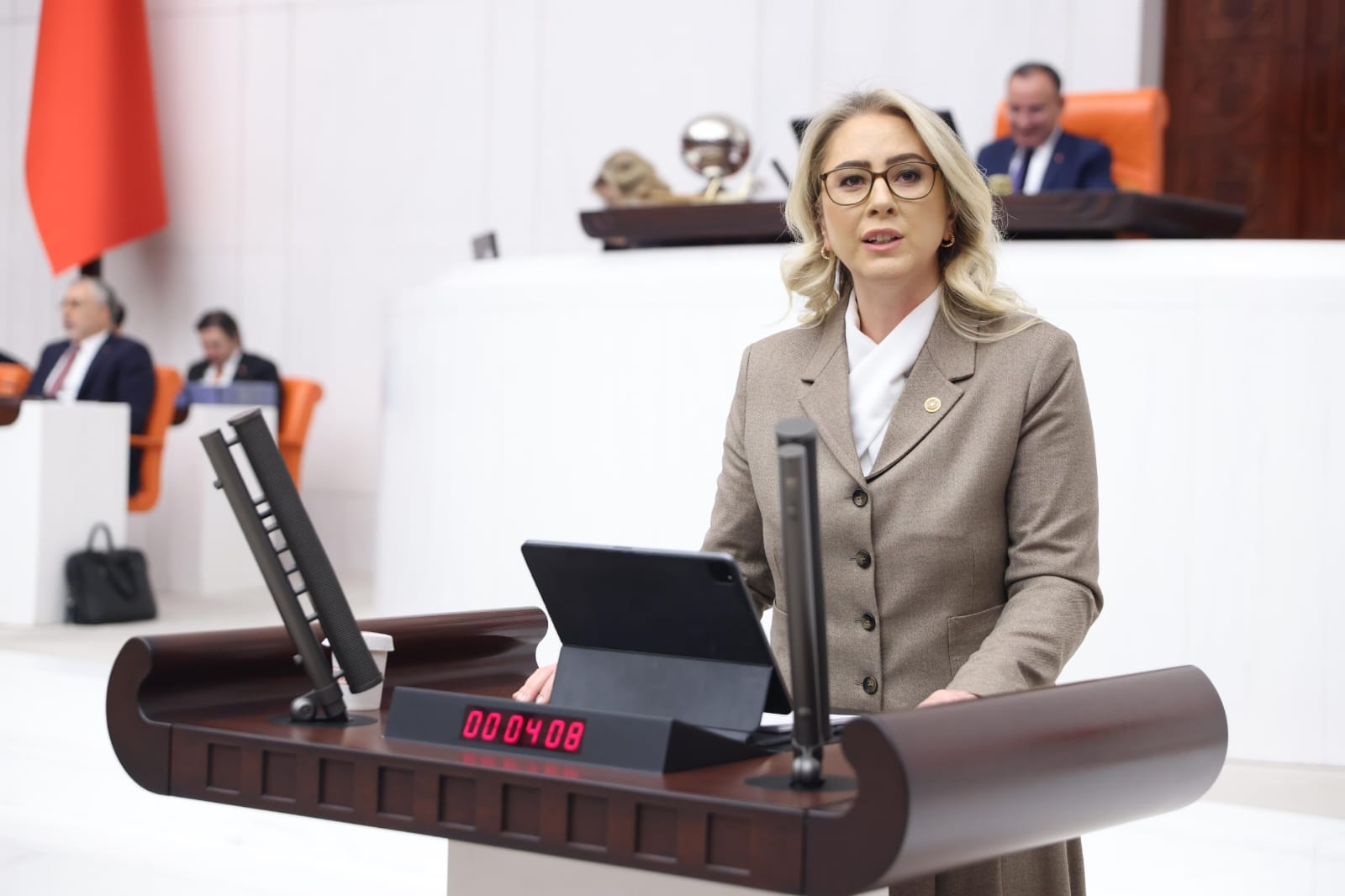 “İzmir’i Sevmiyorlar” Açıklamasına AK Partili Çankırı’dan Yatırımlarla Yanıt