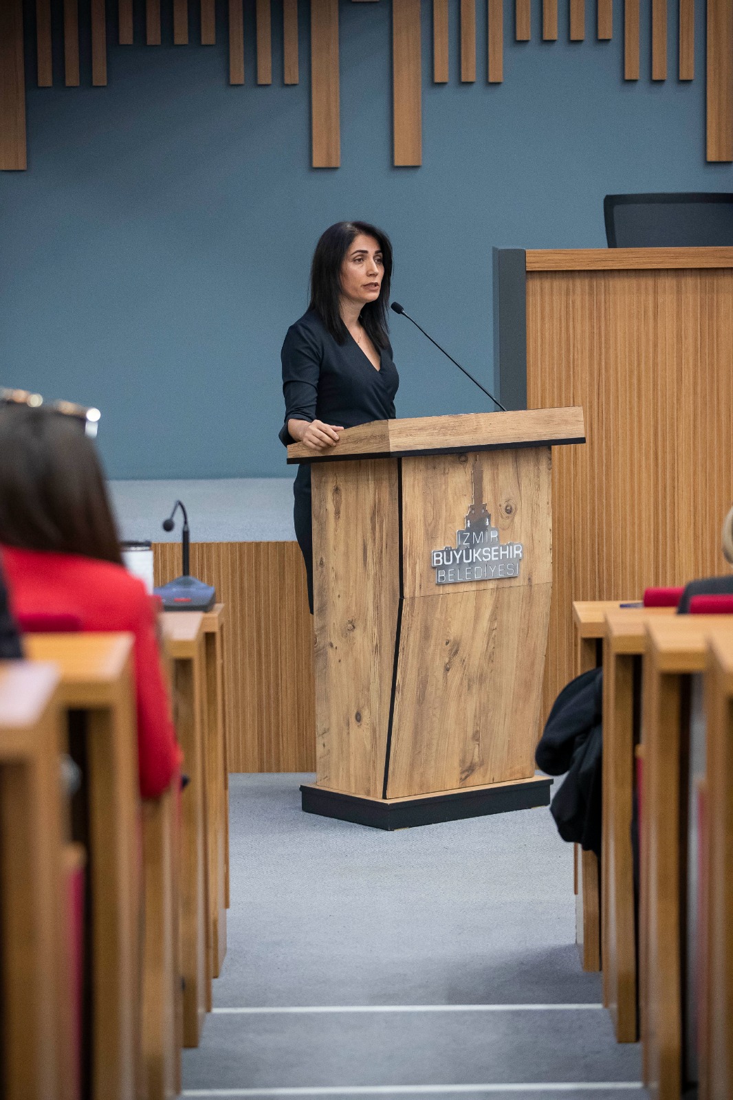 İzmir, yaşanabilir, dayanıklı ve refah seviyesi yüksek bir kent olacak