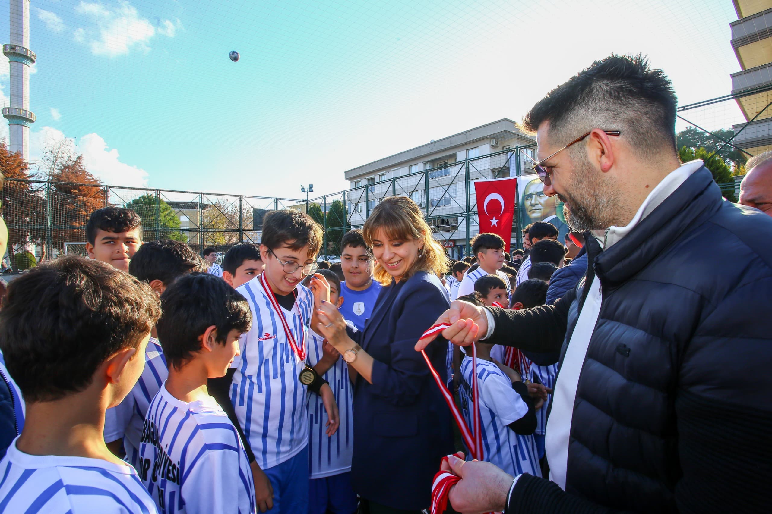 Karabağlar Belediyesi’nden 850 spor okulu öğrencisiyle coşkulu sömestr şenliği