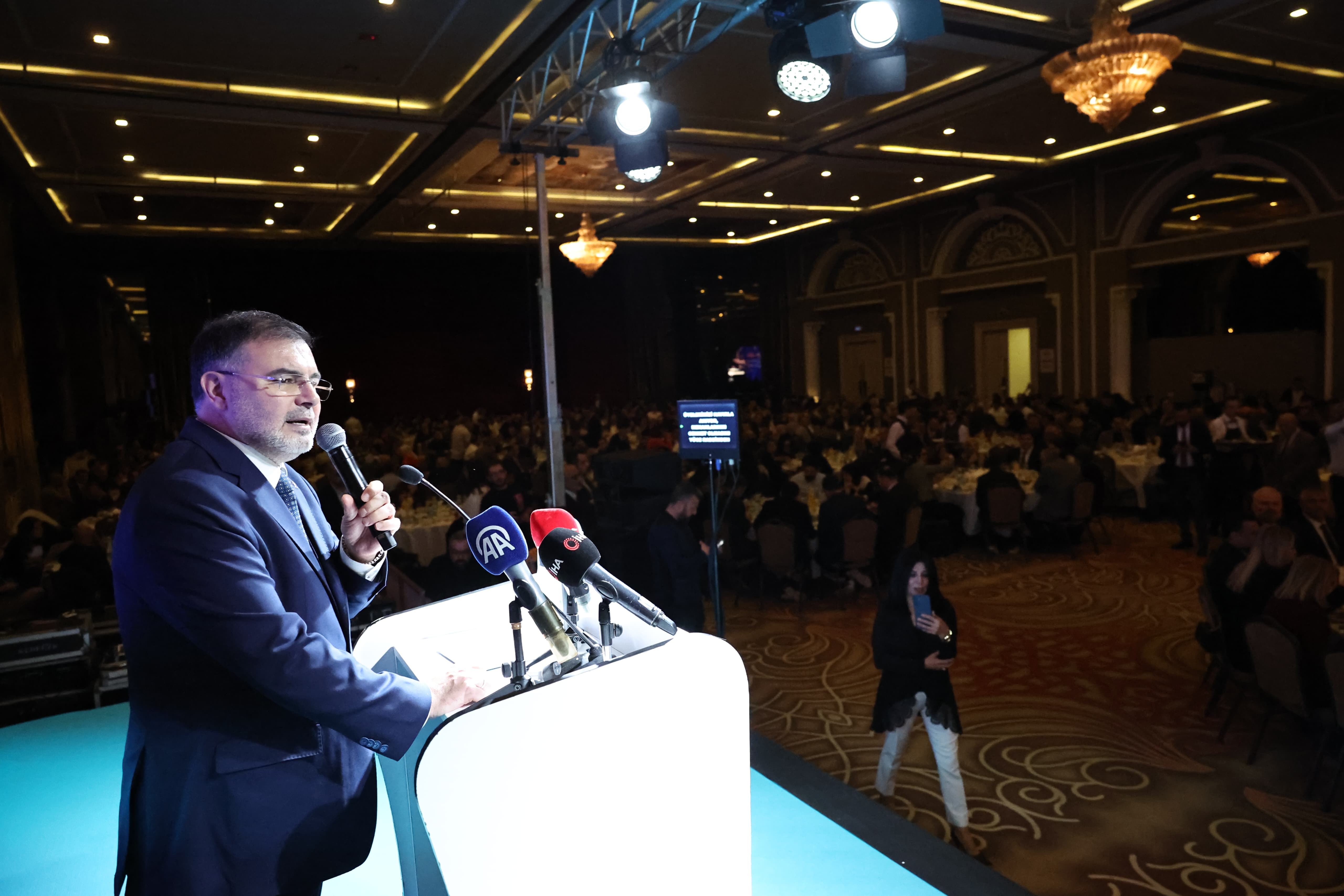 AK Parti İzmir İl Başkanı Saygılı'dan CHP'ye sert çıkış! ''Bir ömür çalışsanız, Recep Tayyip Erdoğan'ın bu ülke ve millet için yaptıklarının zekatını çıkaramazsınız''