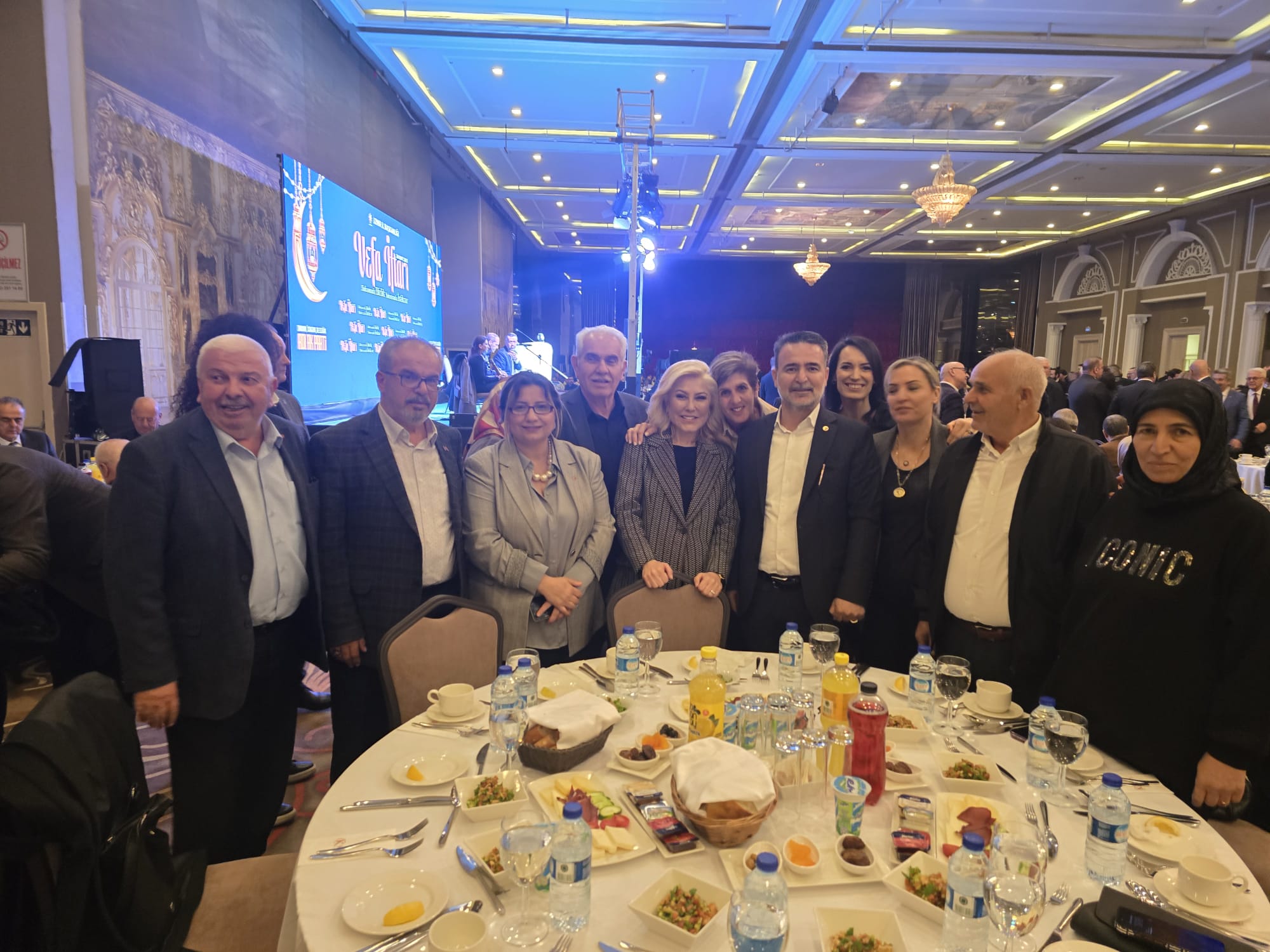 AK Parti İzmir İl Başkanı Saygılı'dan CHP'ye sert çıkış! ''Bir ömür çalışsanız, Recep Tayyip Erdoğan'ın bu ülke ve millet için yaptıklarının zekatını çıkaramazsınız''