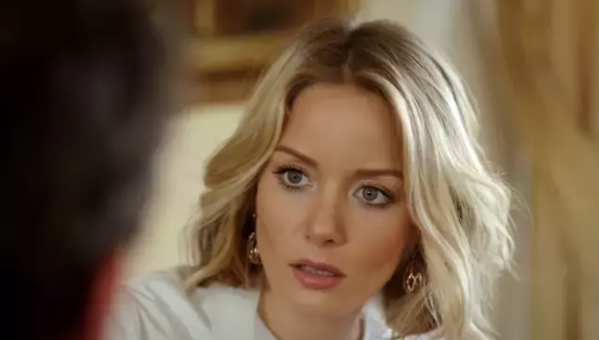 "Uzun zamandır işim yok" diyen ünlü oyuncu İETT otobüsüne binerken görüntülendi