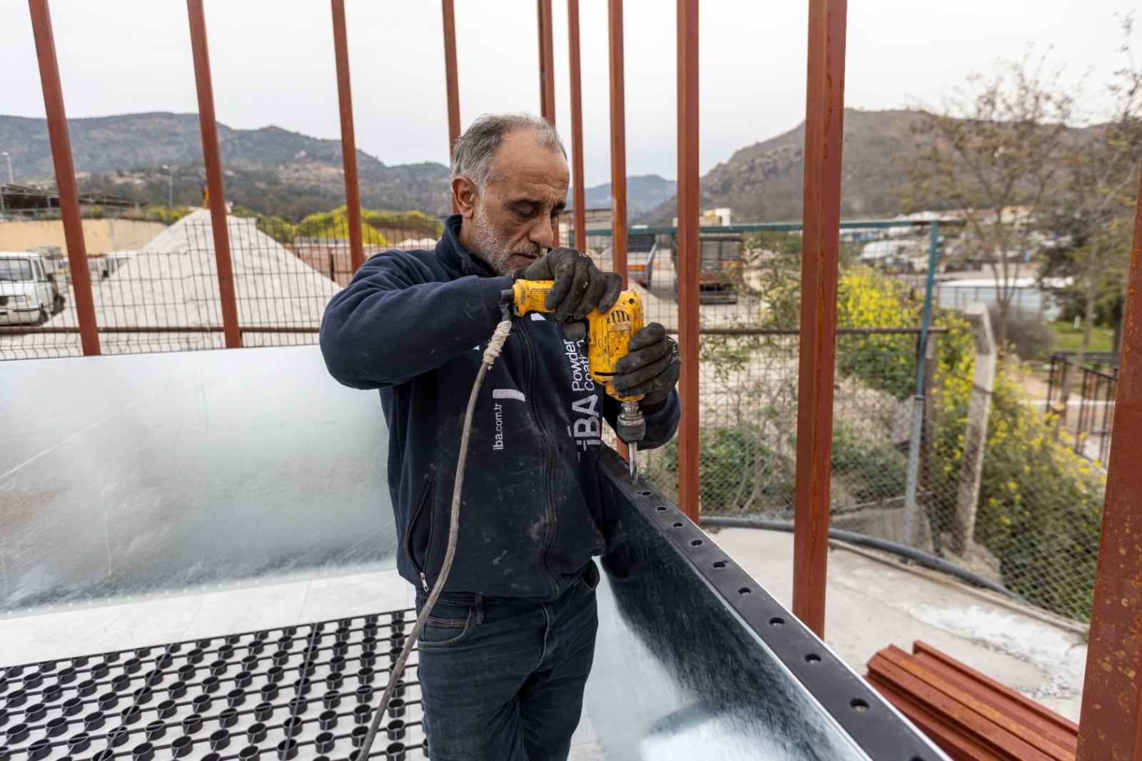 Karşıyaka yeni hayvan barınağına kavuşuyor