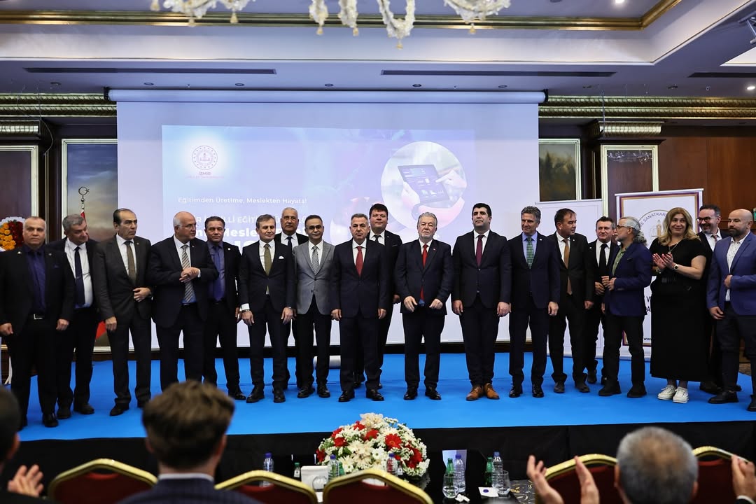 İzmir’de Mesleki Eğitim İçin Güç Birliği: Vali Elban, Çalıştayda Gençler İçin Vizyon Çizdi