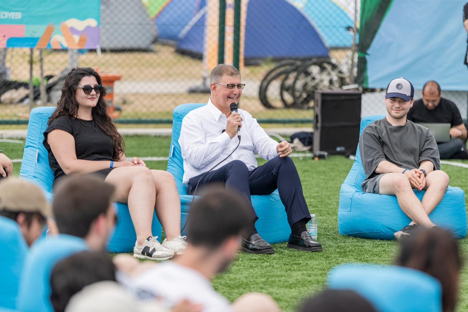 Başkan Tugay’dan gençlerle 19 Mayıs buluşması “Gençlik Var, Gelecek Var”