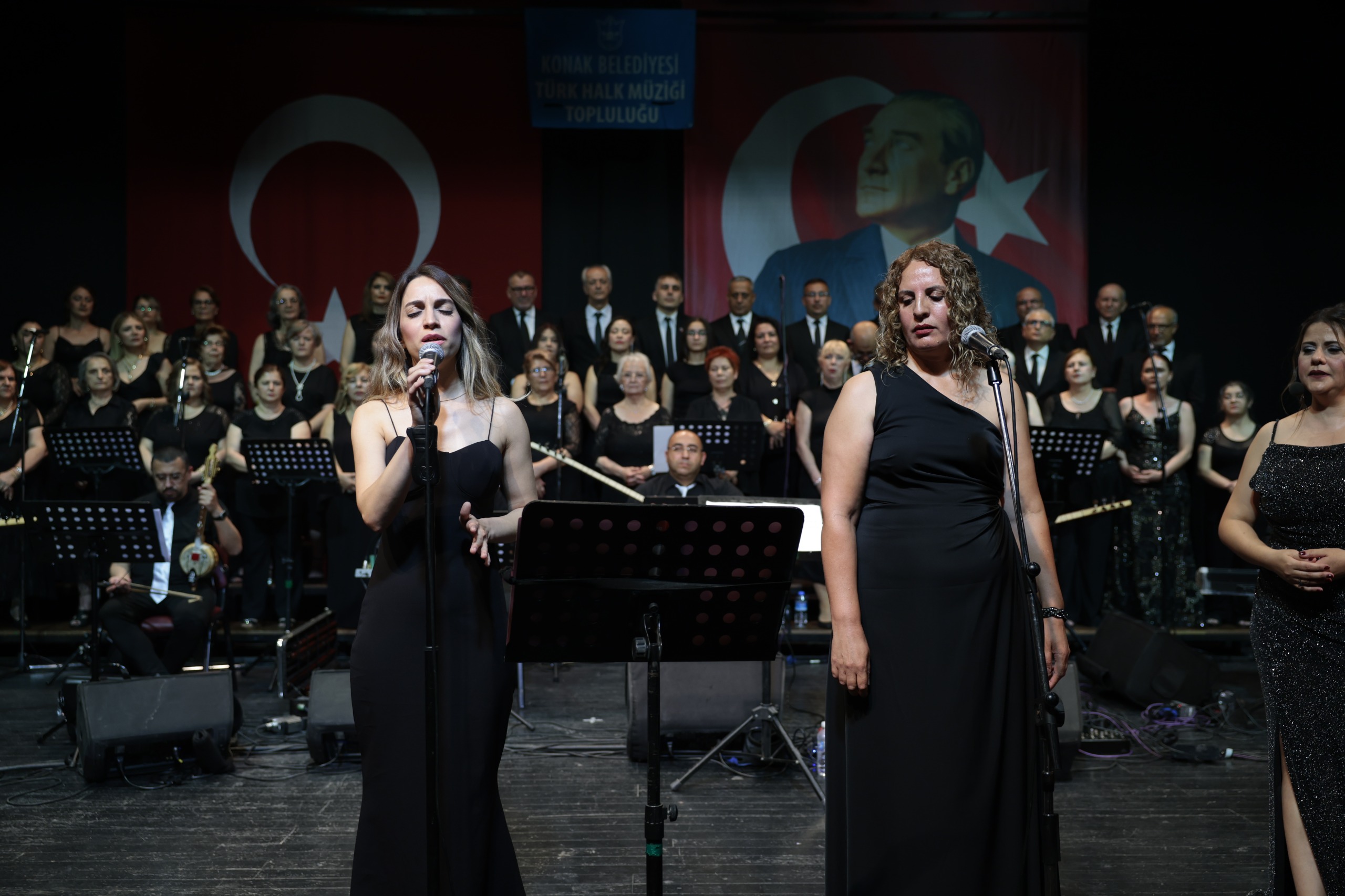 Konak’ta türkü şöleni