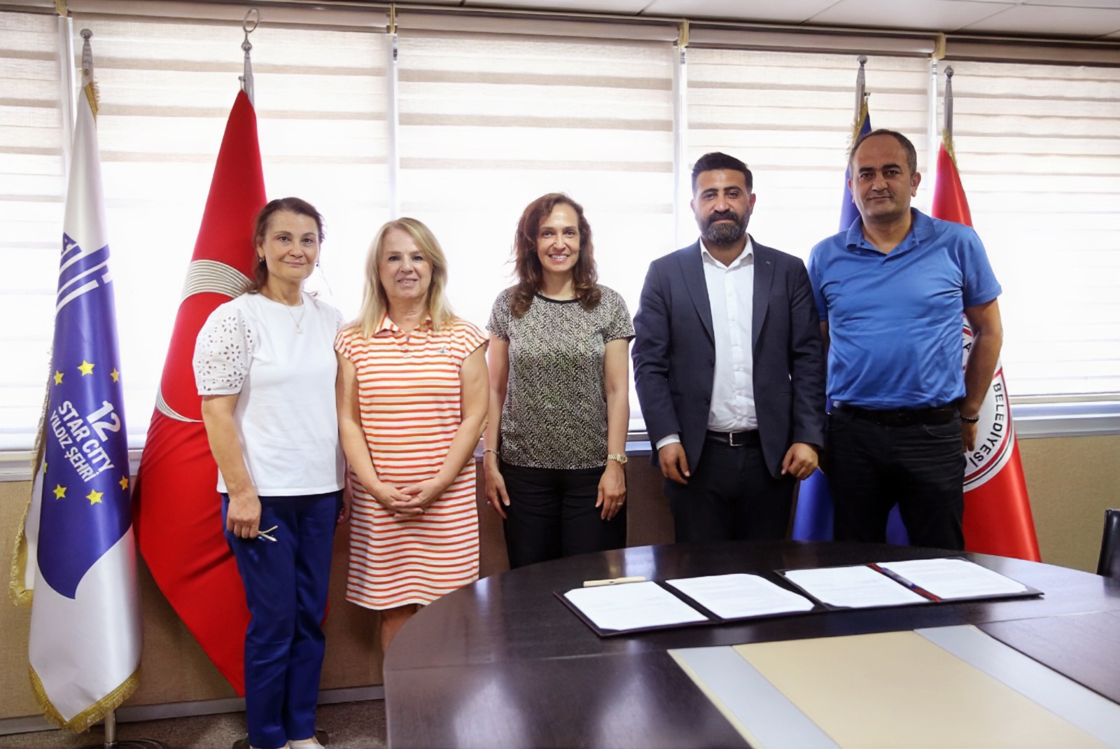 Karşıyaka’da ‘sağlıklı kentleşme’ için imzalar atıldı